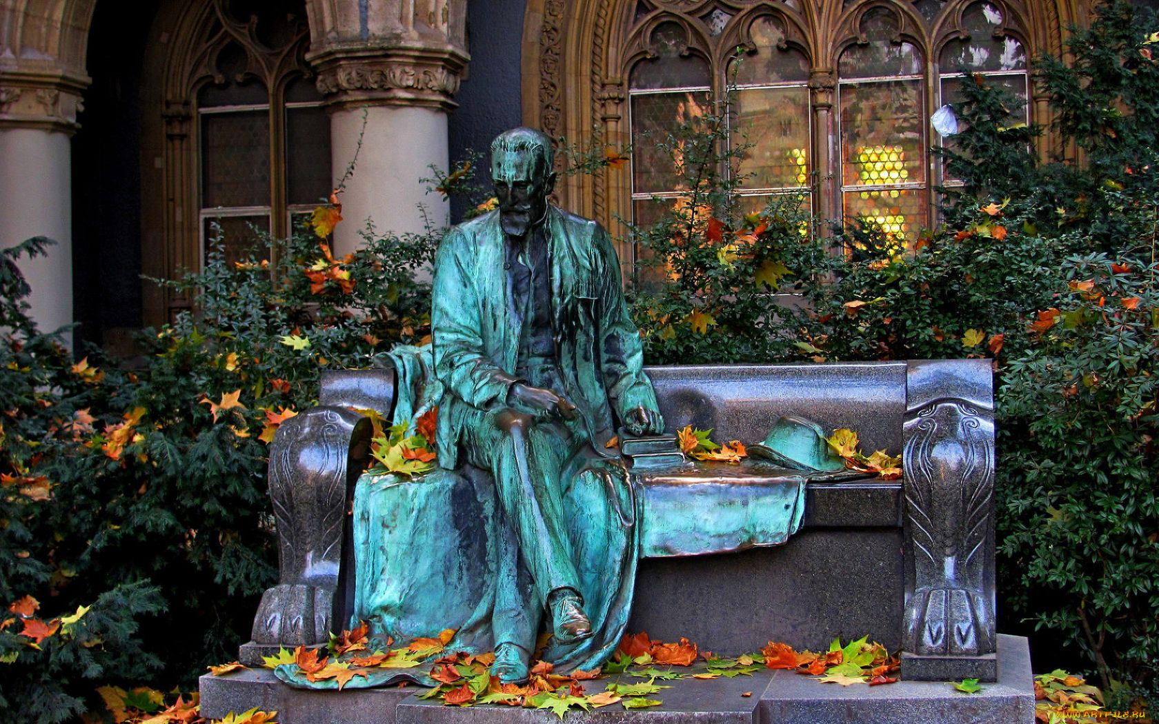города, памятники, скульптуры, арт, объекты, листья, осень, кусты
