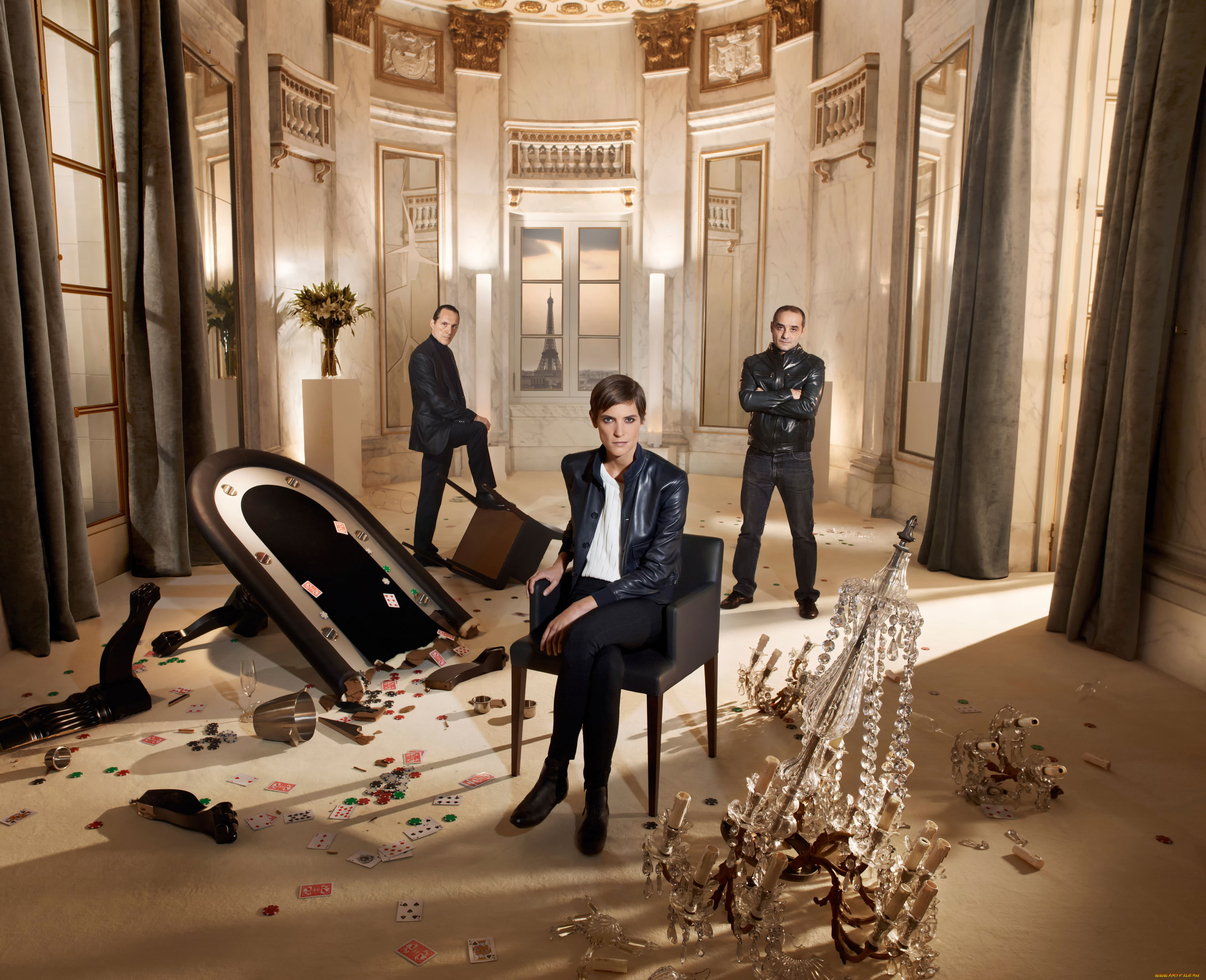 кино, фильмы, mafiosa, , сериал, разгром, занавески, окна, обломки, мужчины, криминал, элен, фийер, стол, букет