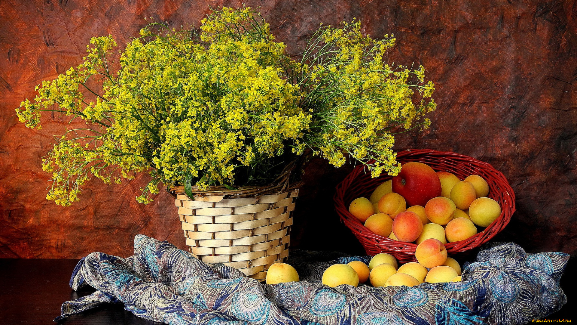 еда, персики, , сливы, , абрикосы, букет, цветы, скатерть, натюрморт, абрикосы, яблоко, корзинка