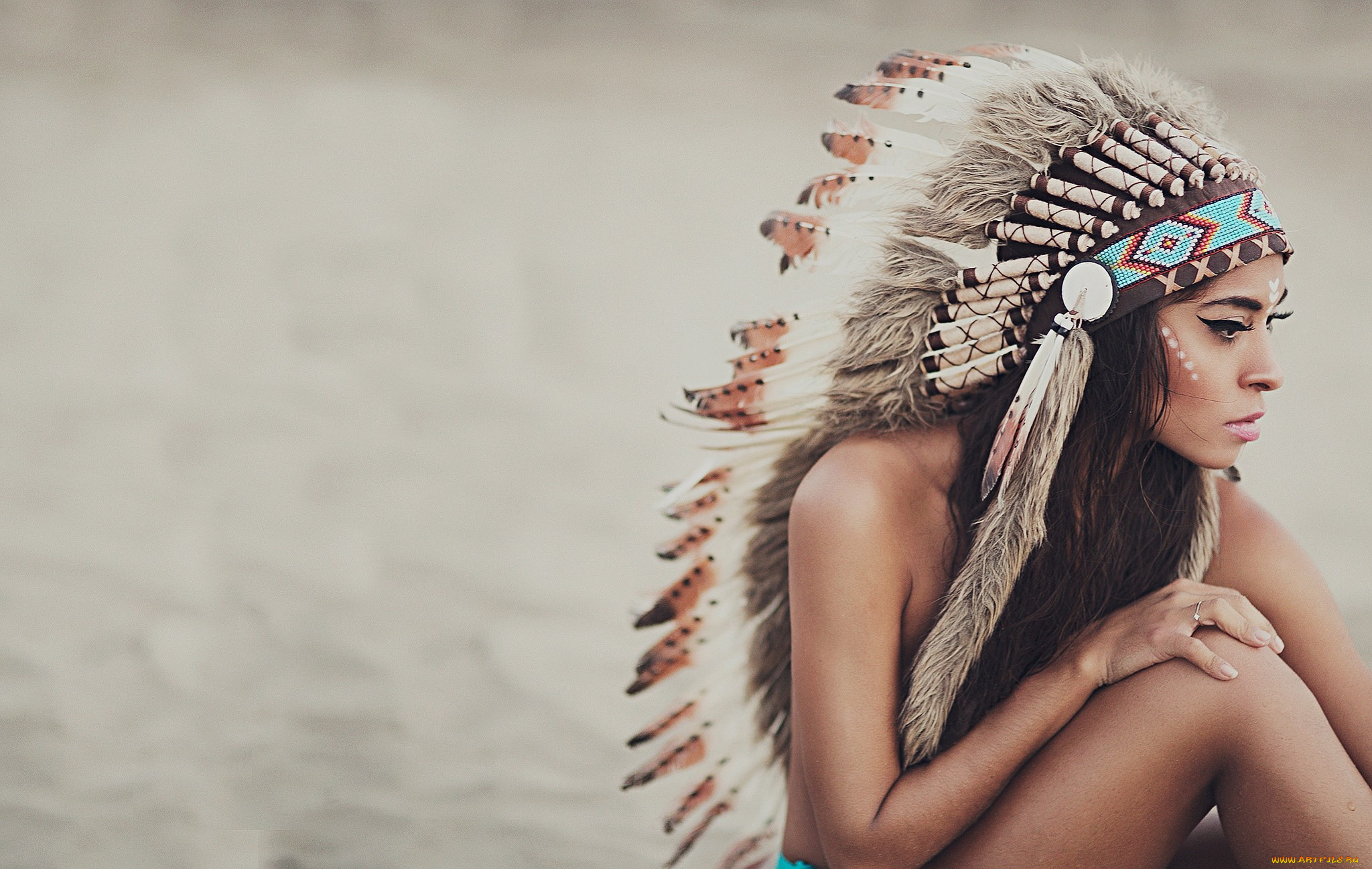 девушки, -unsort, , брюнетки, темноволосые, макияж, перья, индеец