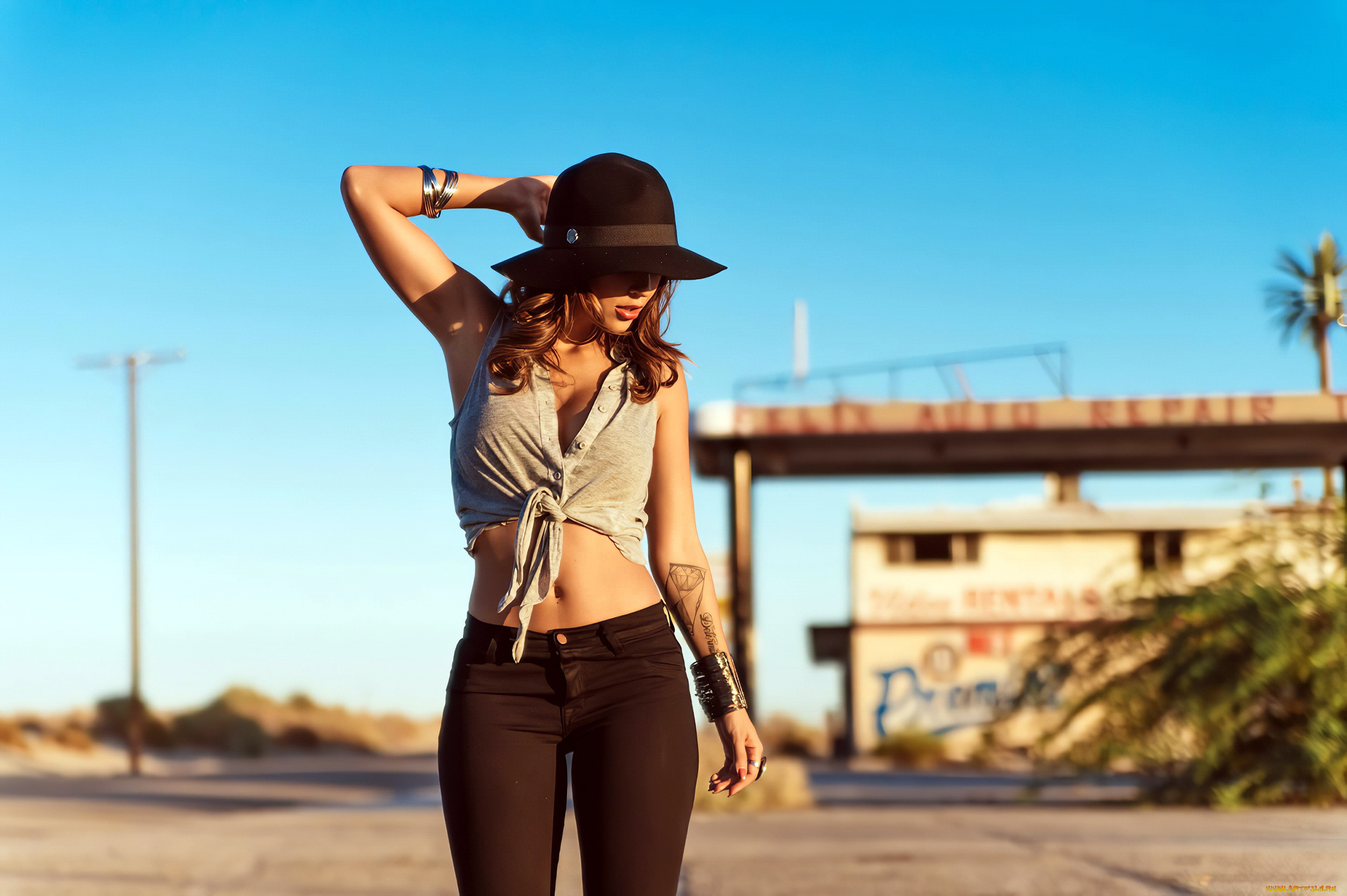 девушки, tianna, gregory, джинсы, шляпа, тату, браслеты