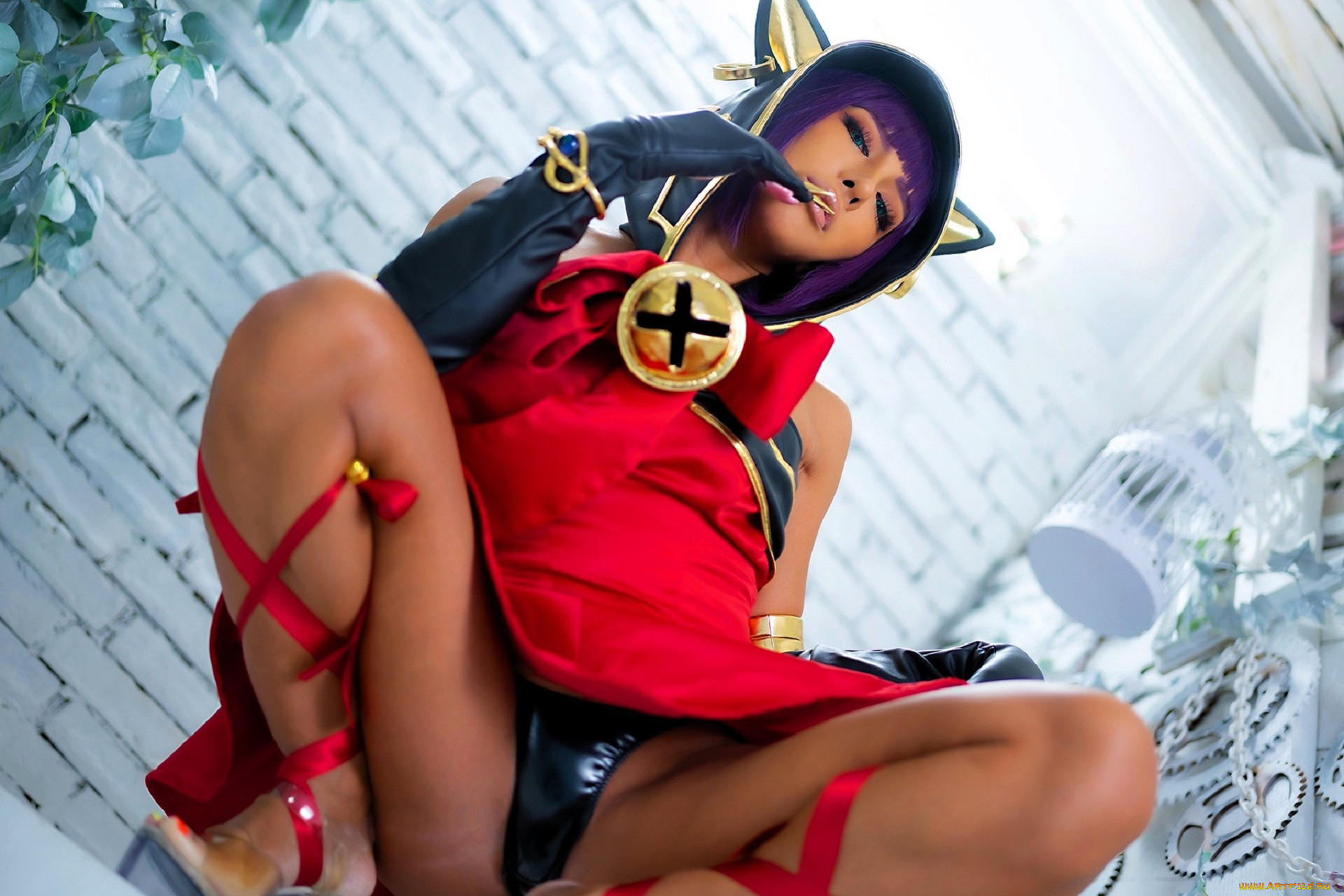 девушки, nonsummerjack, образ, костюм, косплей, ушки, капюшон, стена, upskirt, платье, короткое, задралось, приподняла, трусики, широко, раздвинула, расставила, ноги, сидит, стол, вид, снизу, спереди