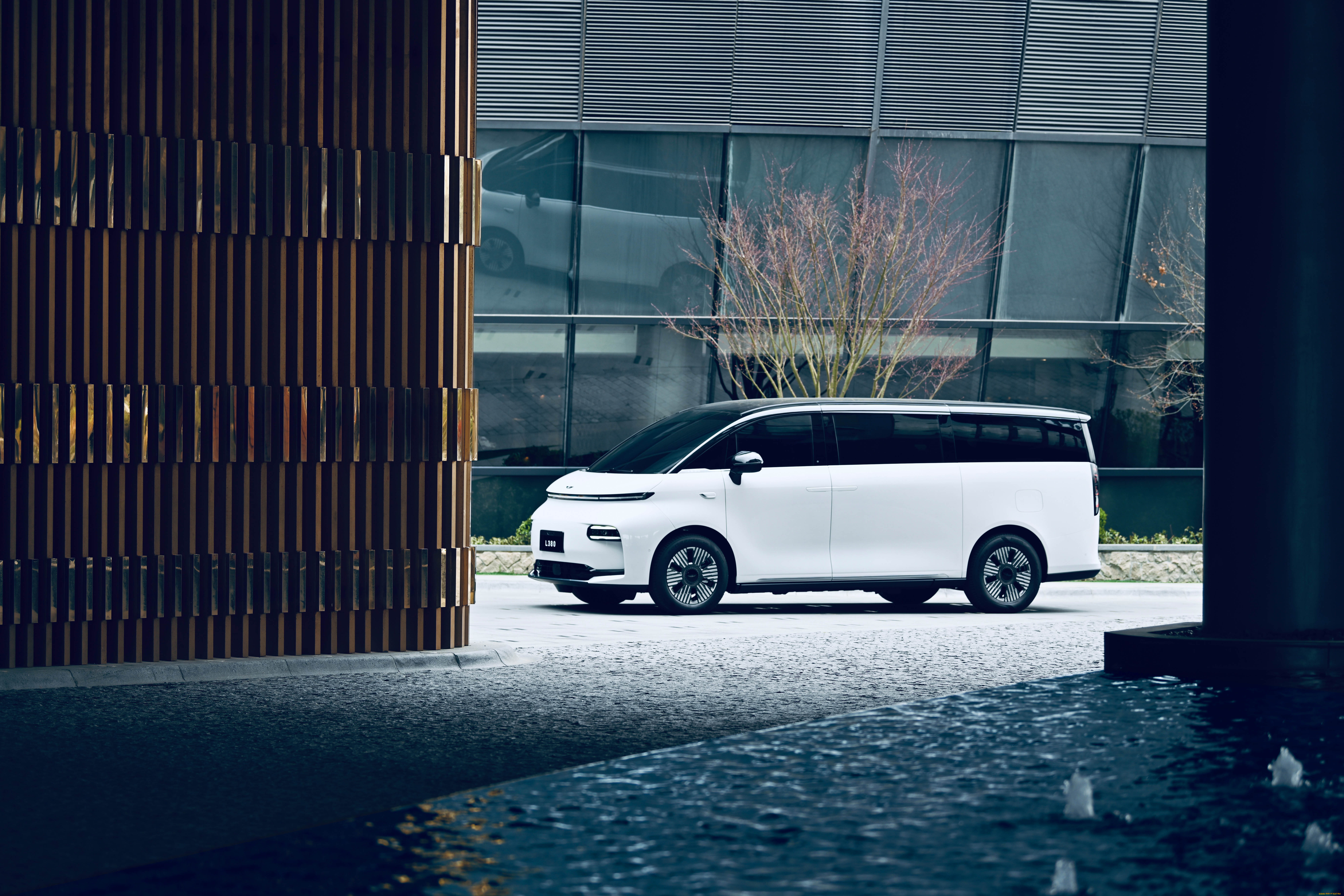 автомобили, levc