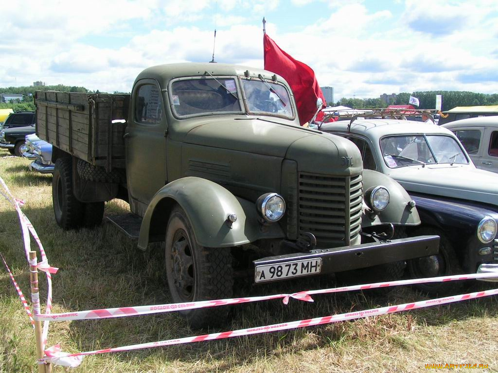 автомобили, грузовики