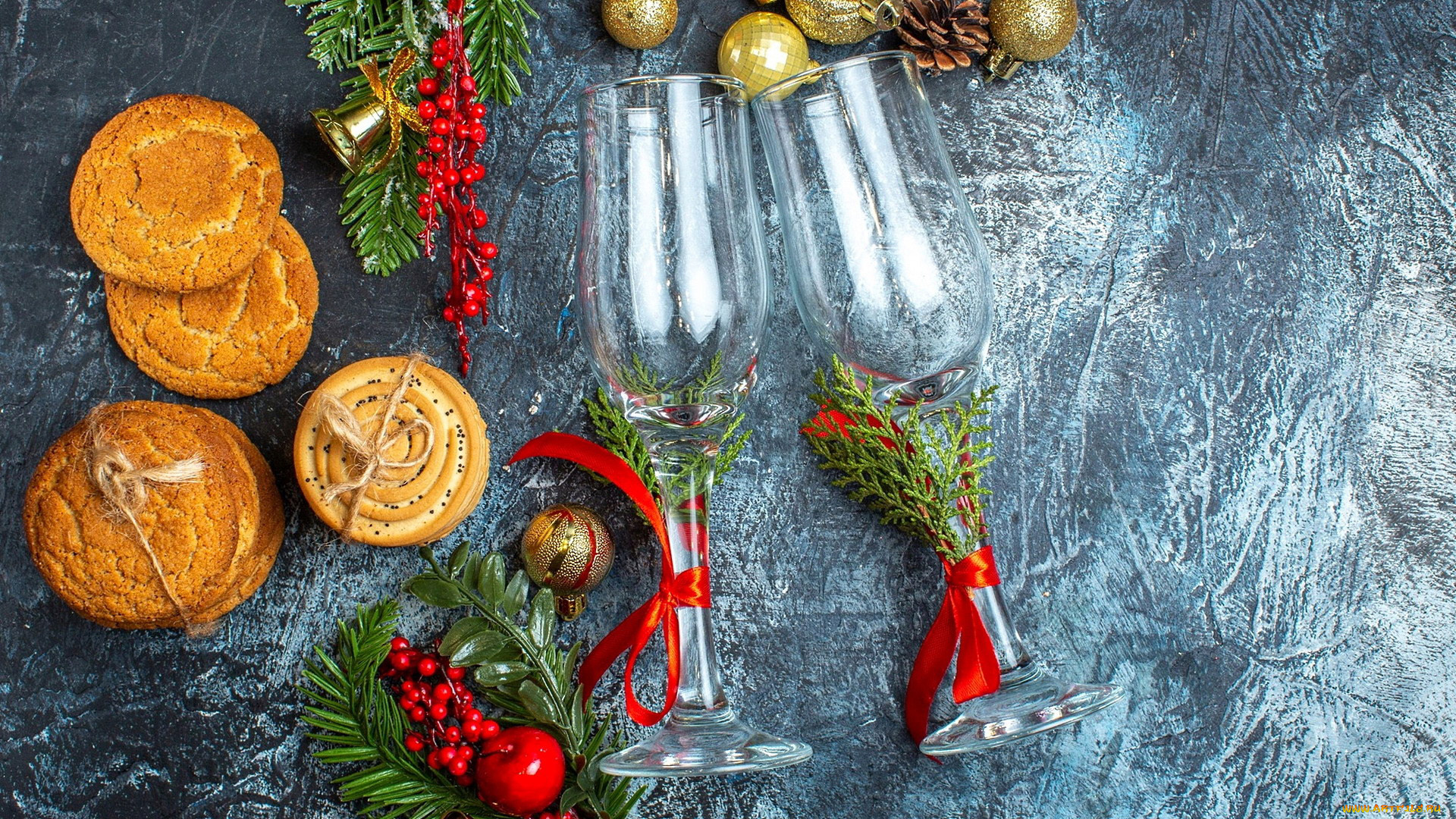 праздничные, угощения, шарики, бокалы, печенье