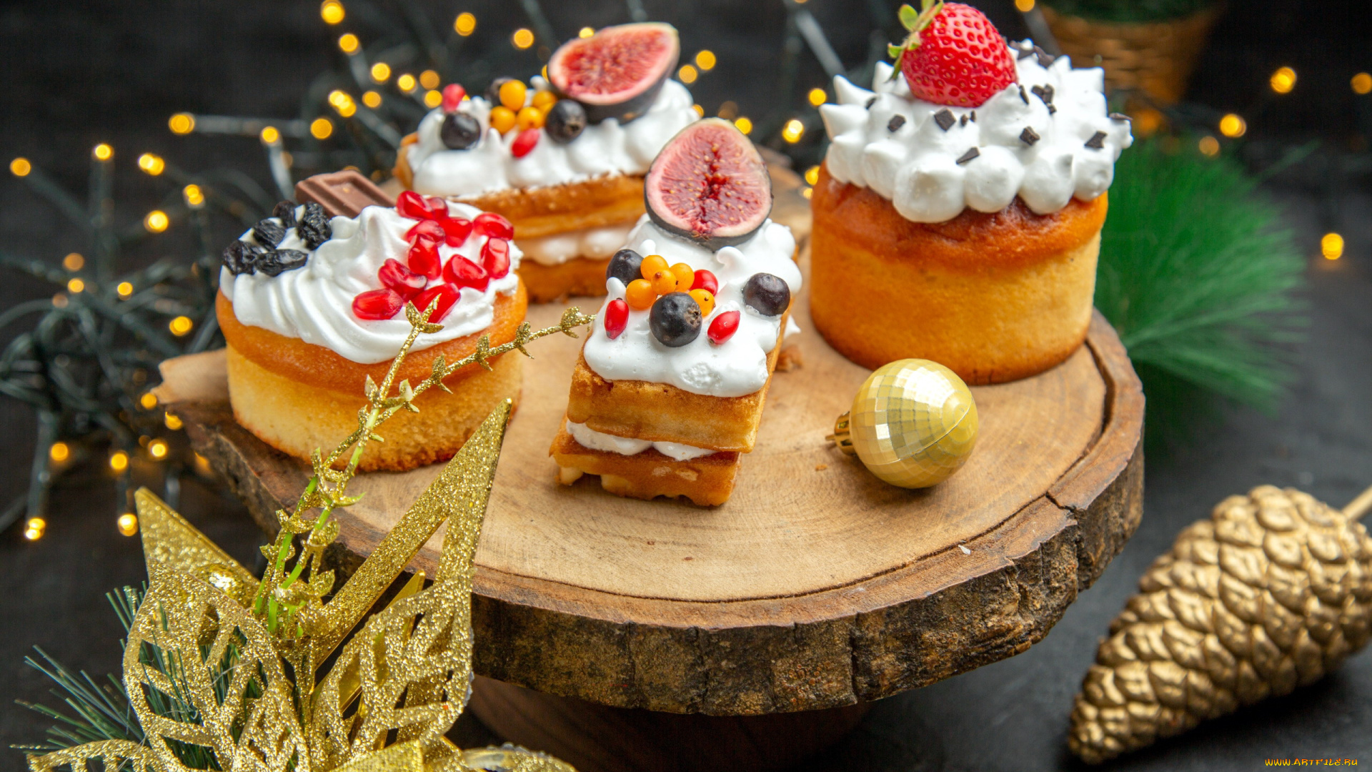 праздничные, угощения, шишка, гирлянда, пирожные