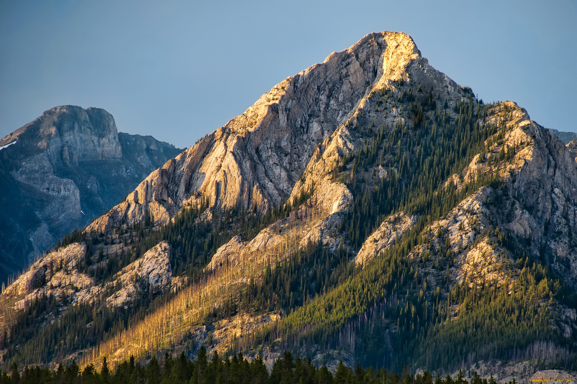 природа, горы, камни, канада, скалы, небо, солнце, лес, banff, national, park, альберта, деревья, банф