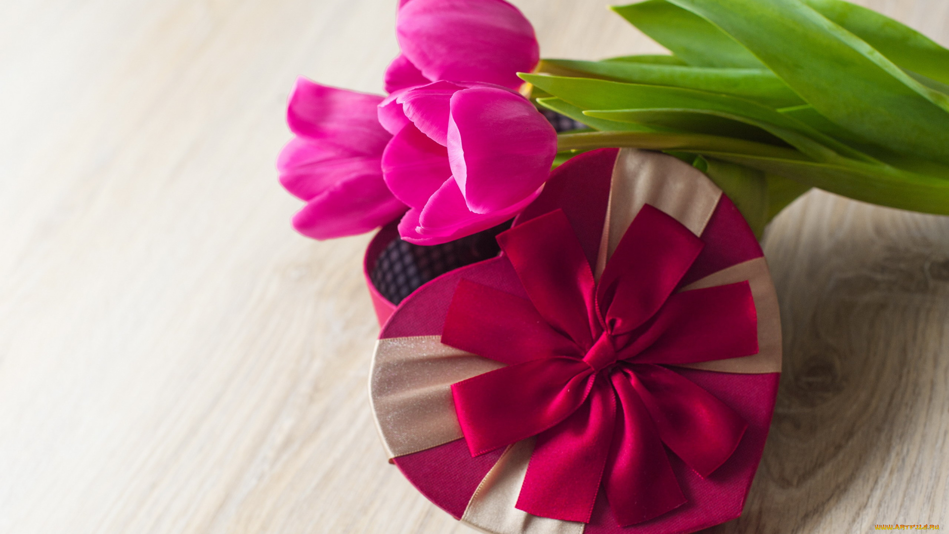 праздничные, подарки, и, коробочки, лента, бант, подарок, тюльпаны