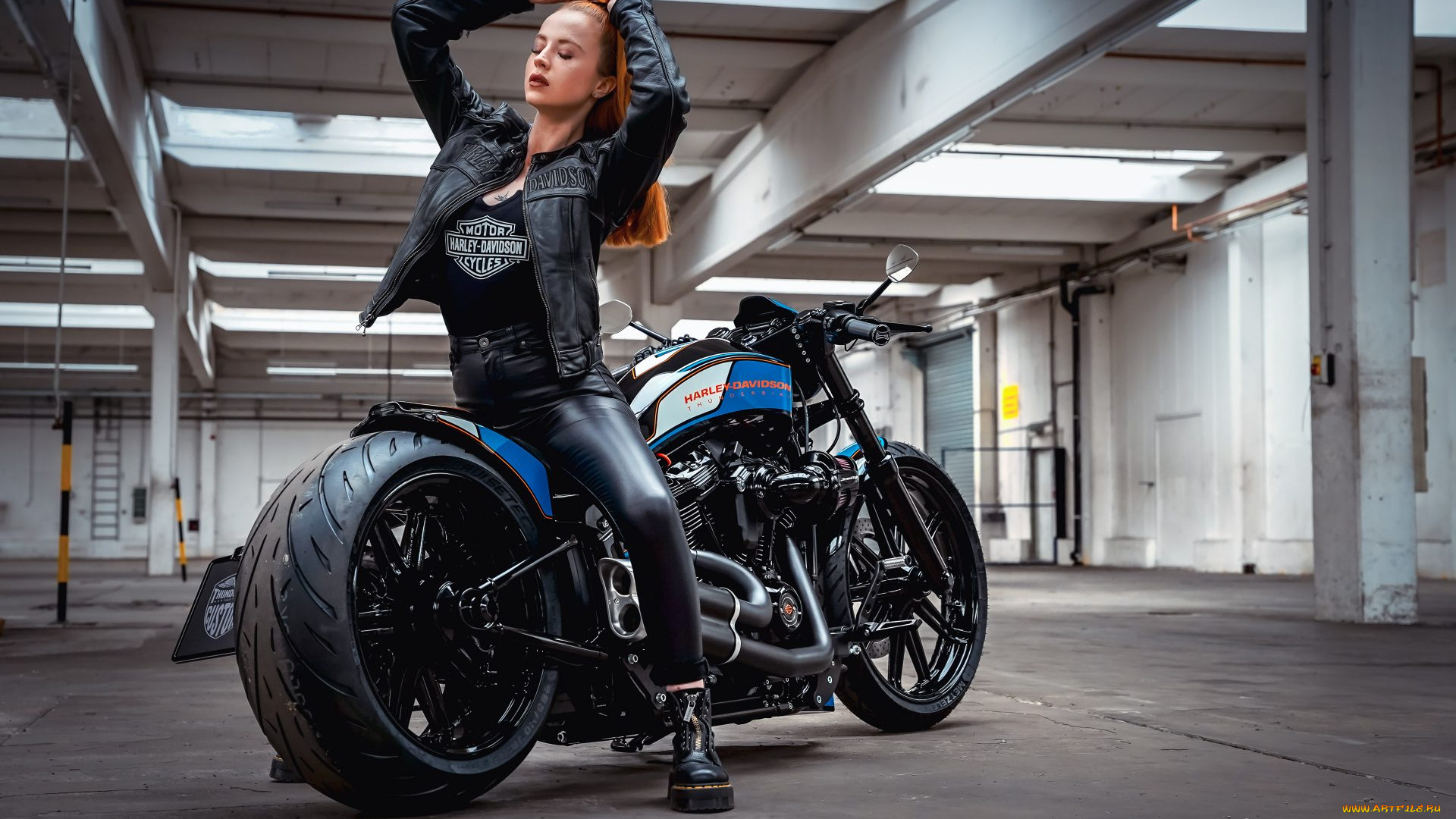 девушка, и, мотоцикл, мотоциклы, мото, с, девушкой, девушка, женщина, рыжая, светлая, тёмная, сексуальная, модель, звезда, позирует, разная, обувь, верхняя, стильная, одежда, нижнее, эротическое, бельё, трусы, лифчик, колготки, чулки, аксессуары, макияж, и, множество, элементов, на, фотографии