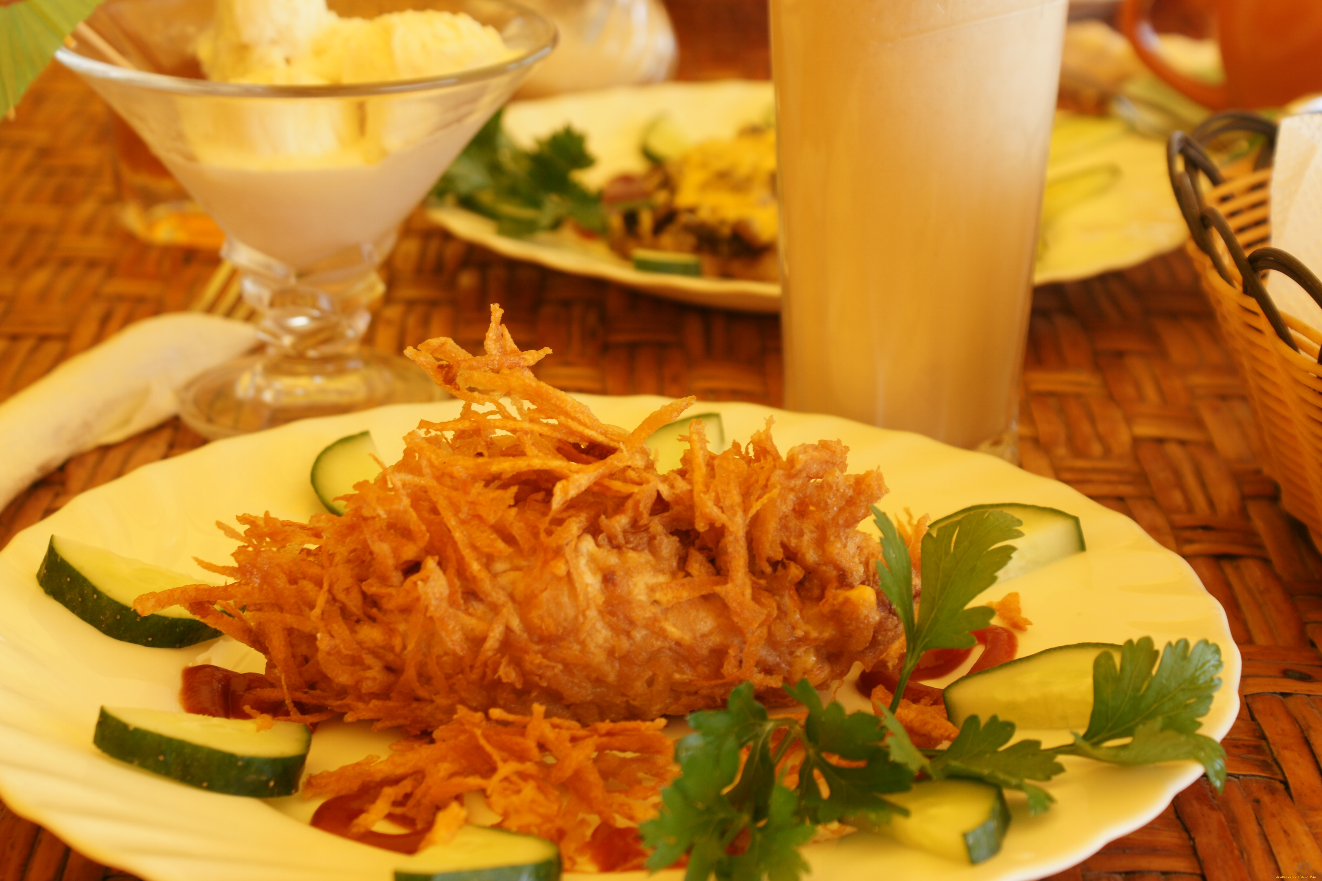 еда, вторые, блюда, петрушка, огурцы, бокал, курица, тарелка, мороженое