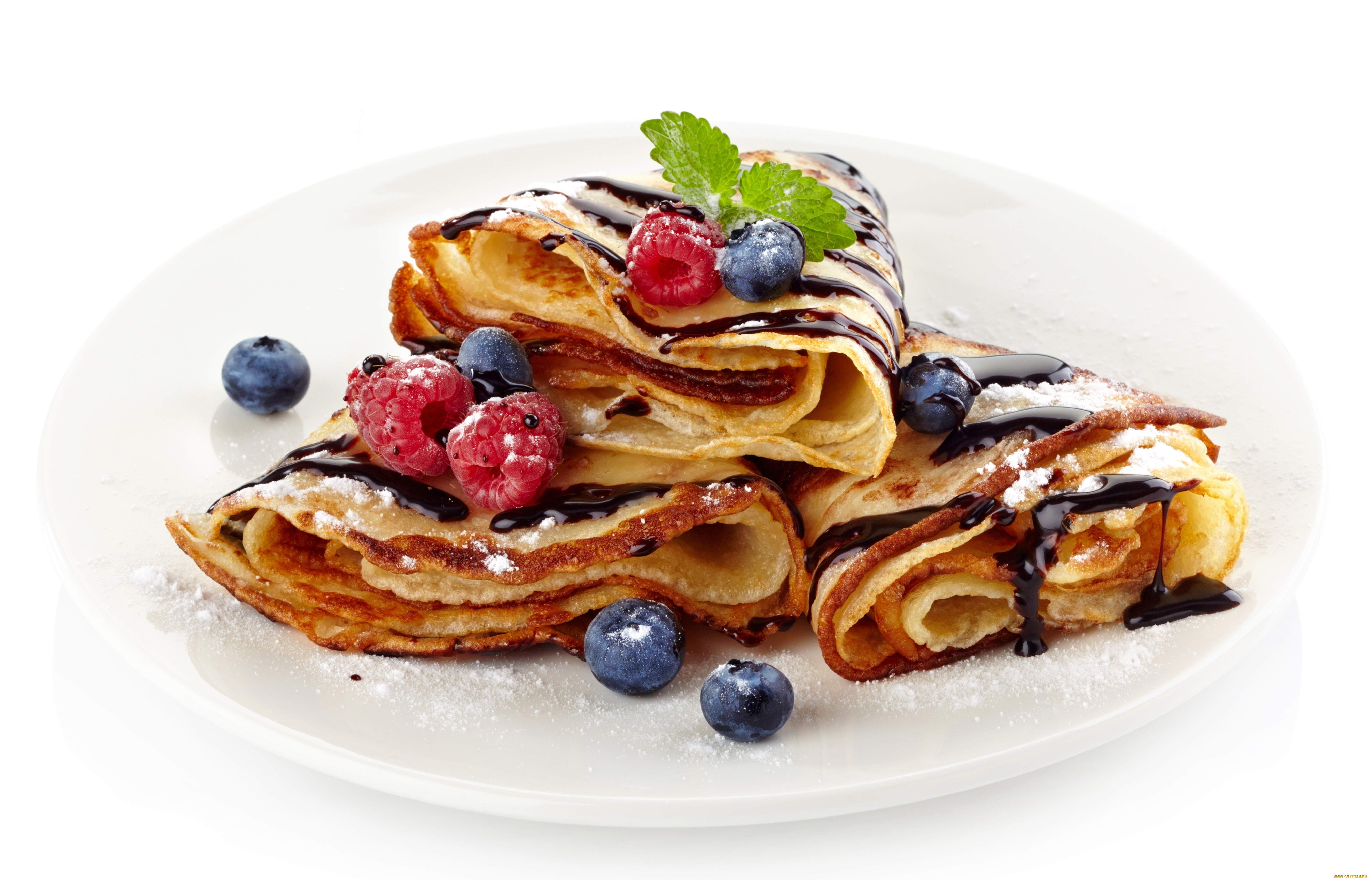еда, блины, , оладьи, мята, голубика, листики, пудра, малина, ягоды, шоколад