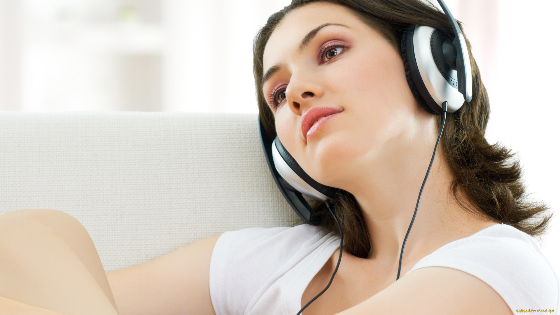 девушки, -unsort, , лица, , портреты, шатенка, наушники, футболка