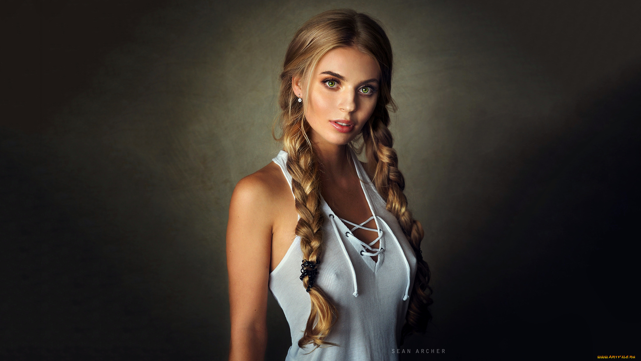 девушки, катя, котаро, женщины, блондинка, модель, зеленые, глаза, косы, косички, простой, фон, макияж, портрет, sean, archer