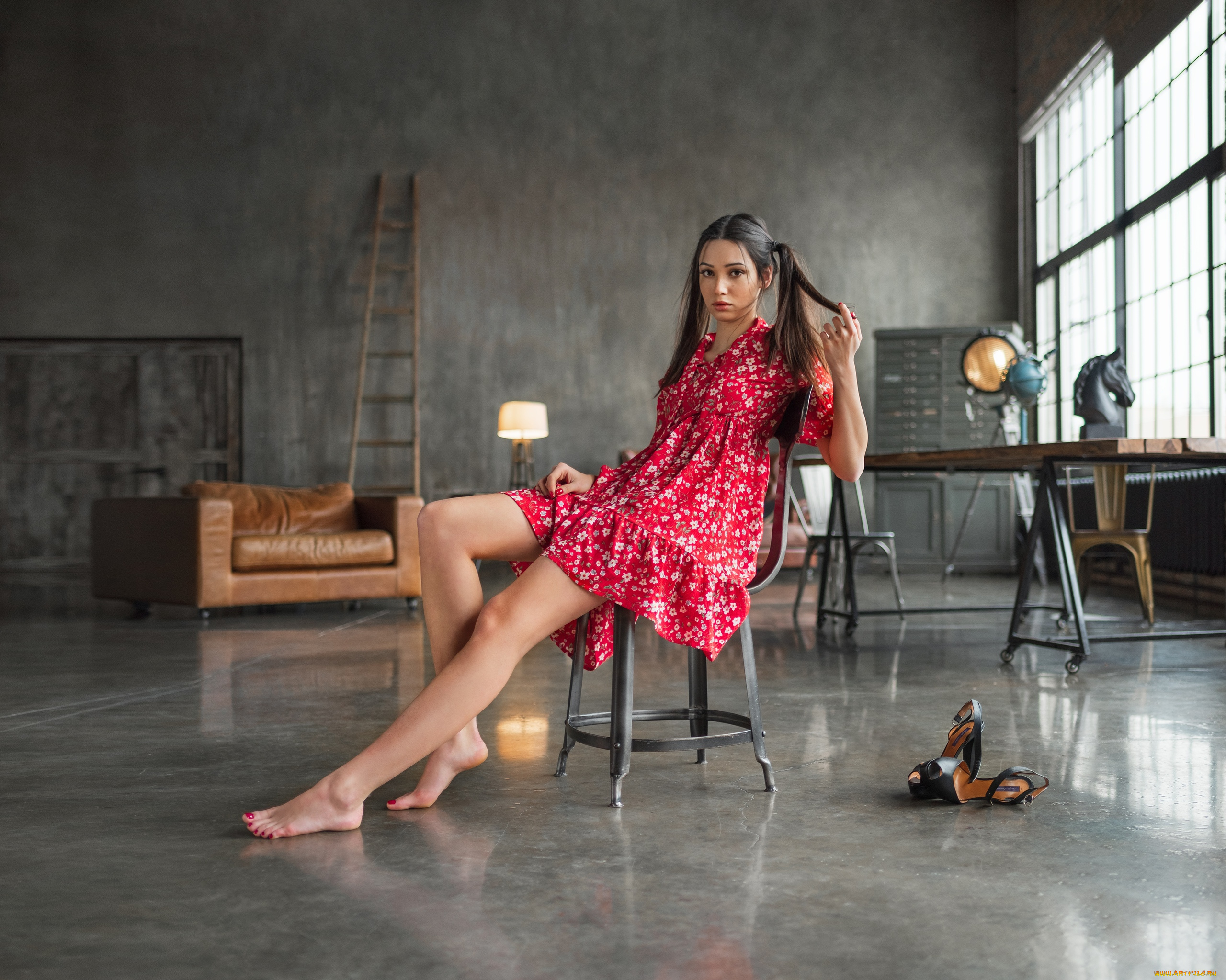 mariya, volokh, девушки, мария, волох, модель, брюнетка, мария, волох, косички, красное, платье, босиком, высокие, каблуки, кушетка, глубина, резкости, женщины, в, помещении, карие, глаза