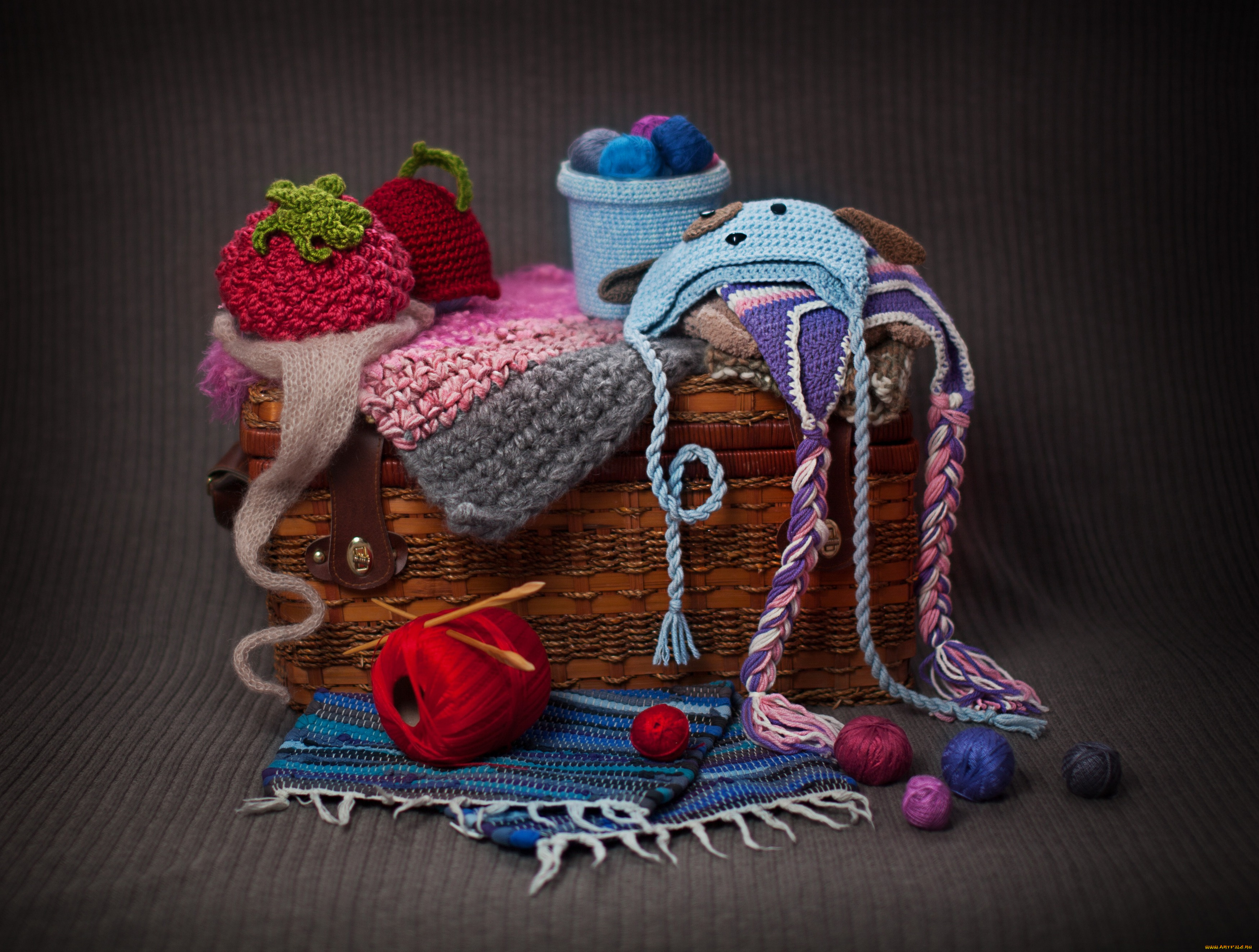 разное, ремесла, поделки, рукоделие, нитки, пряжа, мулине, спицы, шкатулка, чепчики, шапочки