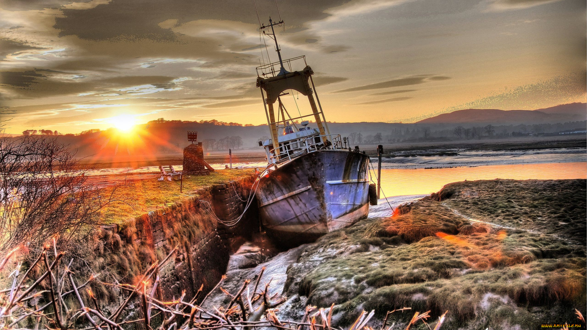 корабли, баркасы, буксиры