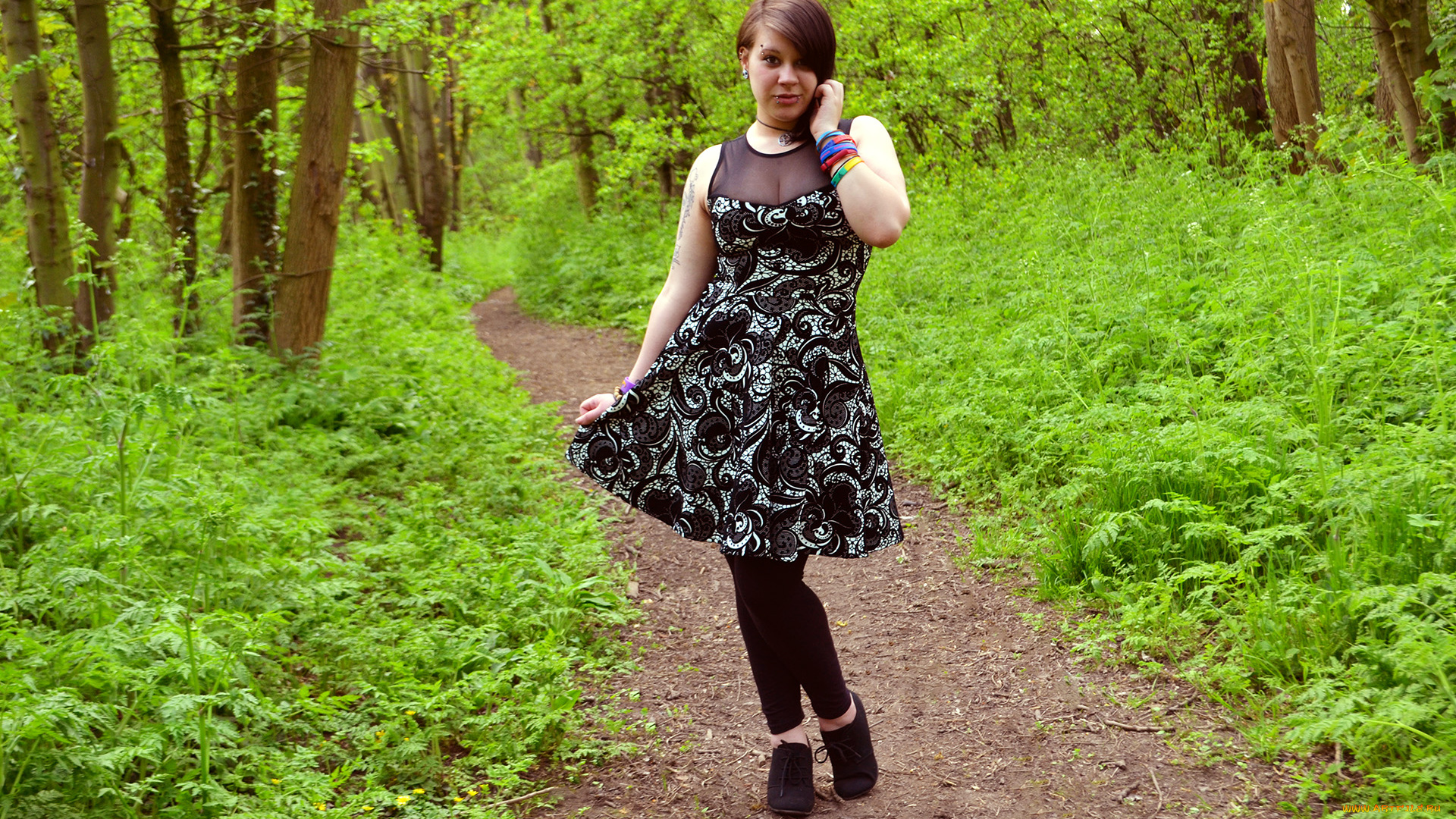 -Unsort, Брюнетки, Шатенки, девушки, unsort, брюнетки, шатенки, лес, тату, пирсинг