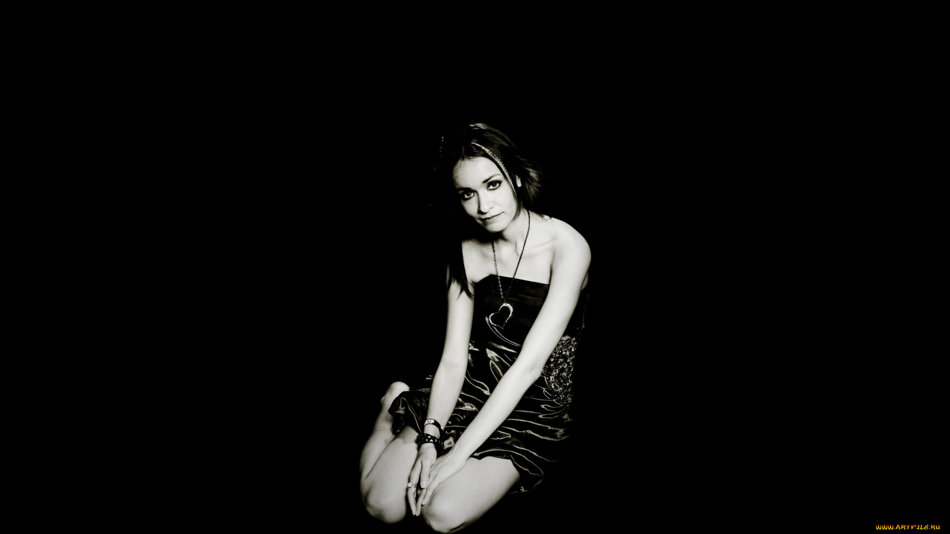 -Unsort, Черно-белые, обои, девушки, unsort, Черно, белые, обои, кулон, платье