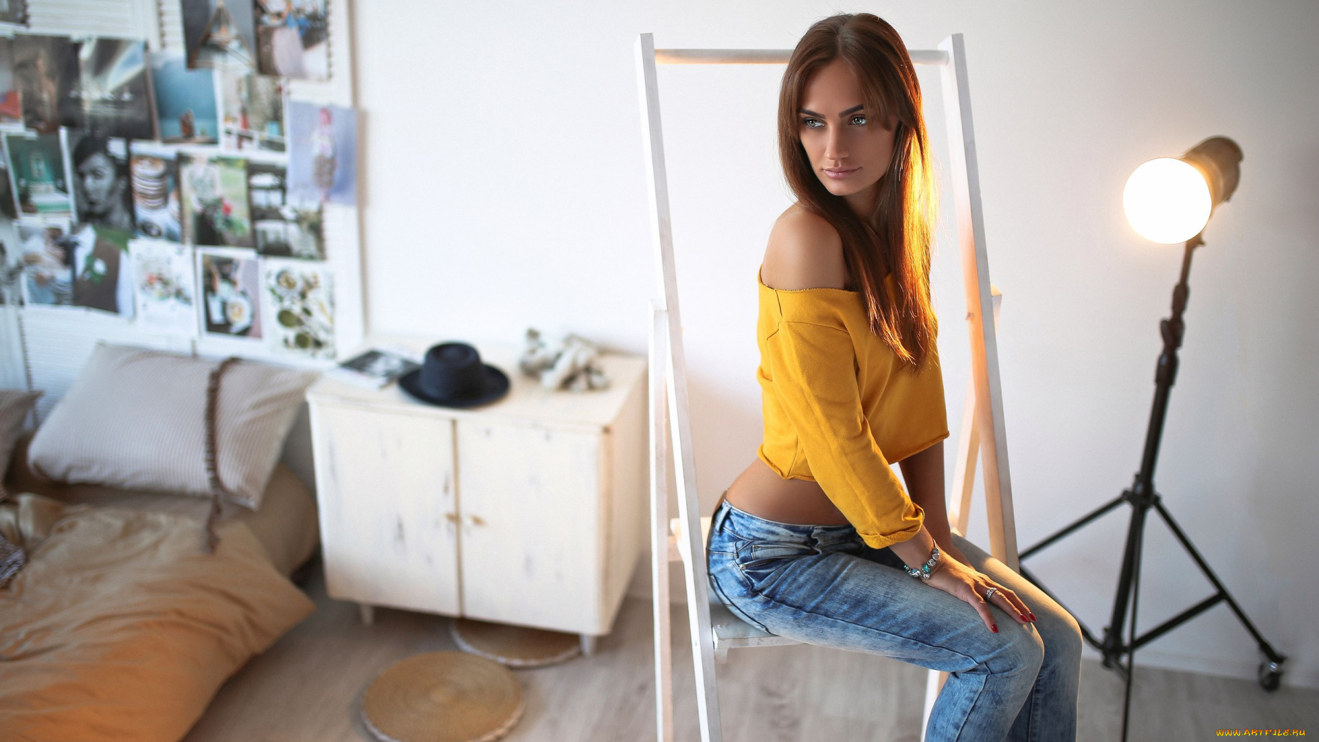 девушки, -unsort, , брюнетки, темноволосые, джинсы, комната, живот, сидя, aniuta, minailova, портрет, загорелые, женщины