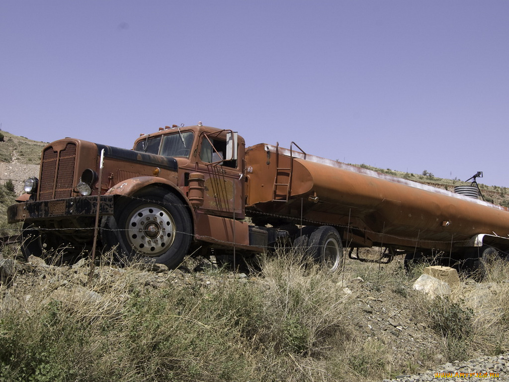 автомобили, грузовики