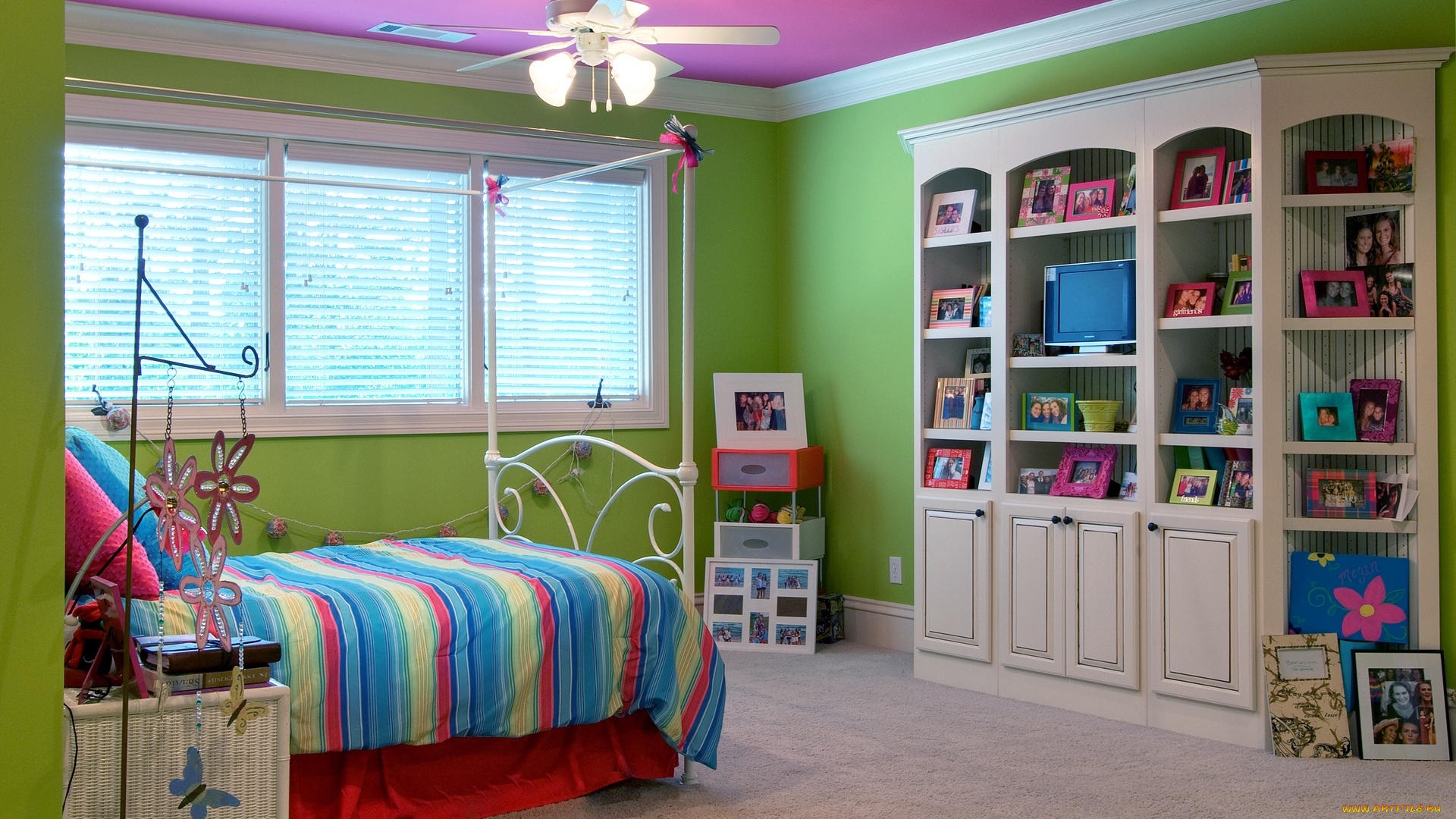 интерьер, детская, комната, яркий, стеллаж, кровать