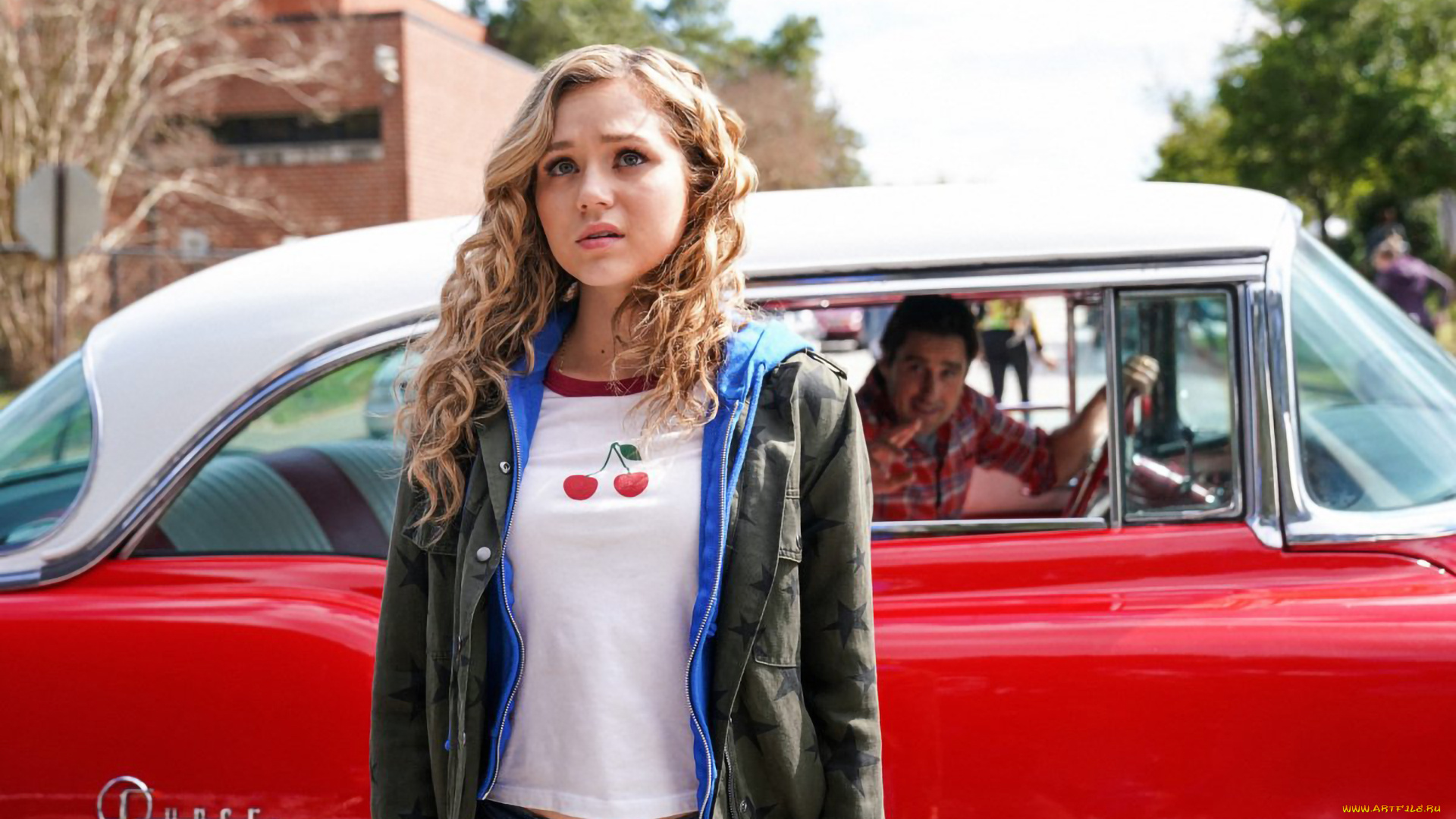 stargirl, , сериал, 2020, –, , кино, фильмы, stargirl, brec, bassinger, сериал, фантастика, фэнтези, боевик, драма, криминал, люк, уилсон