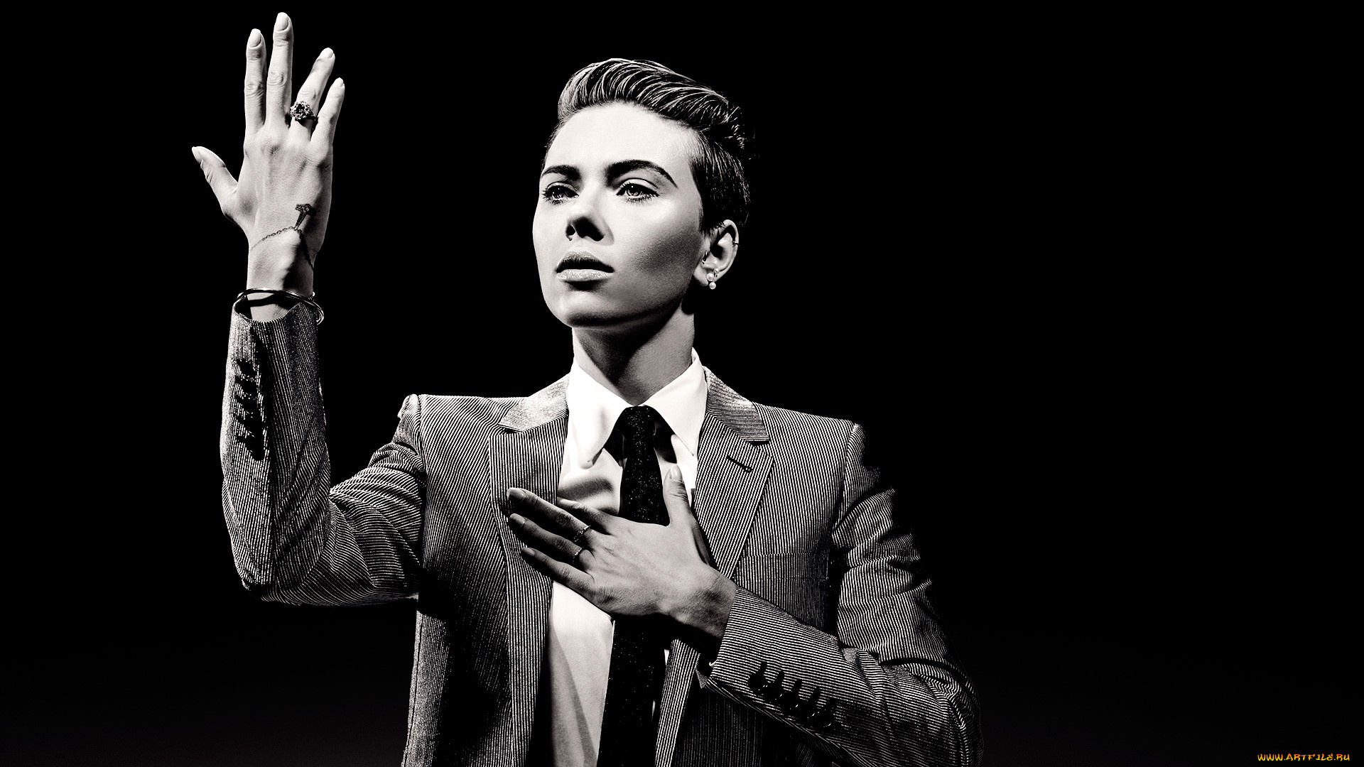 девушки, scarlett, johansson, актриса, черно-белая, украшения, костюм