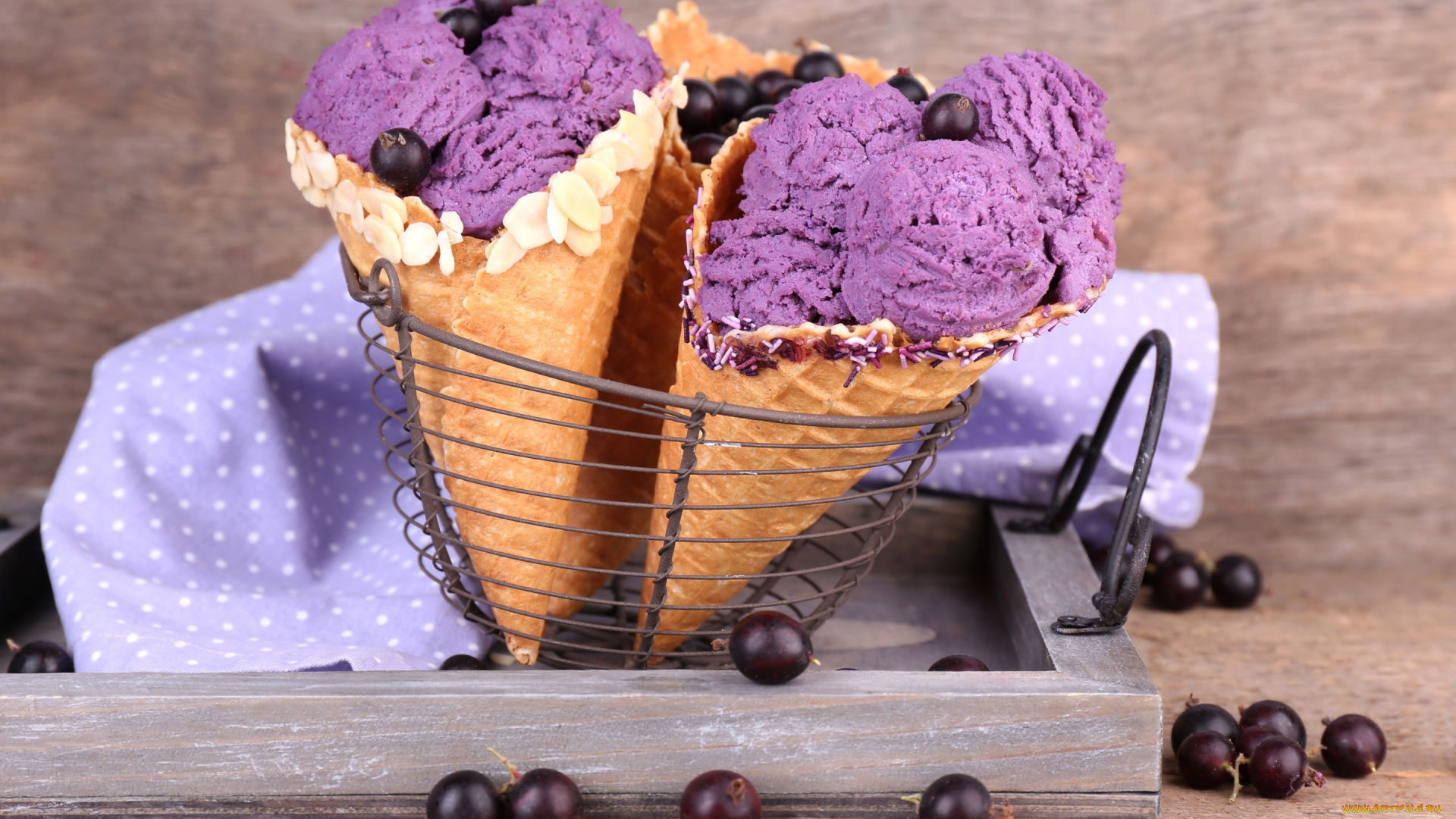 еда, мороженое, , десерты, смородина, десерт, dessert, sweet, berries, ice, cream, рожок, вафля, ягоды