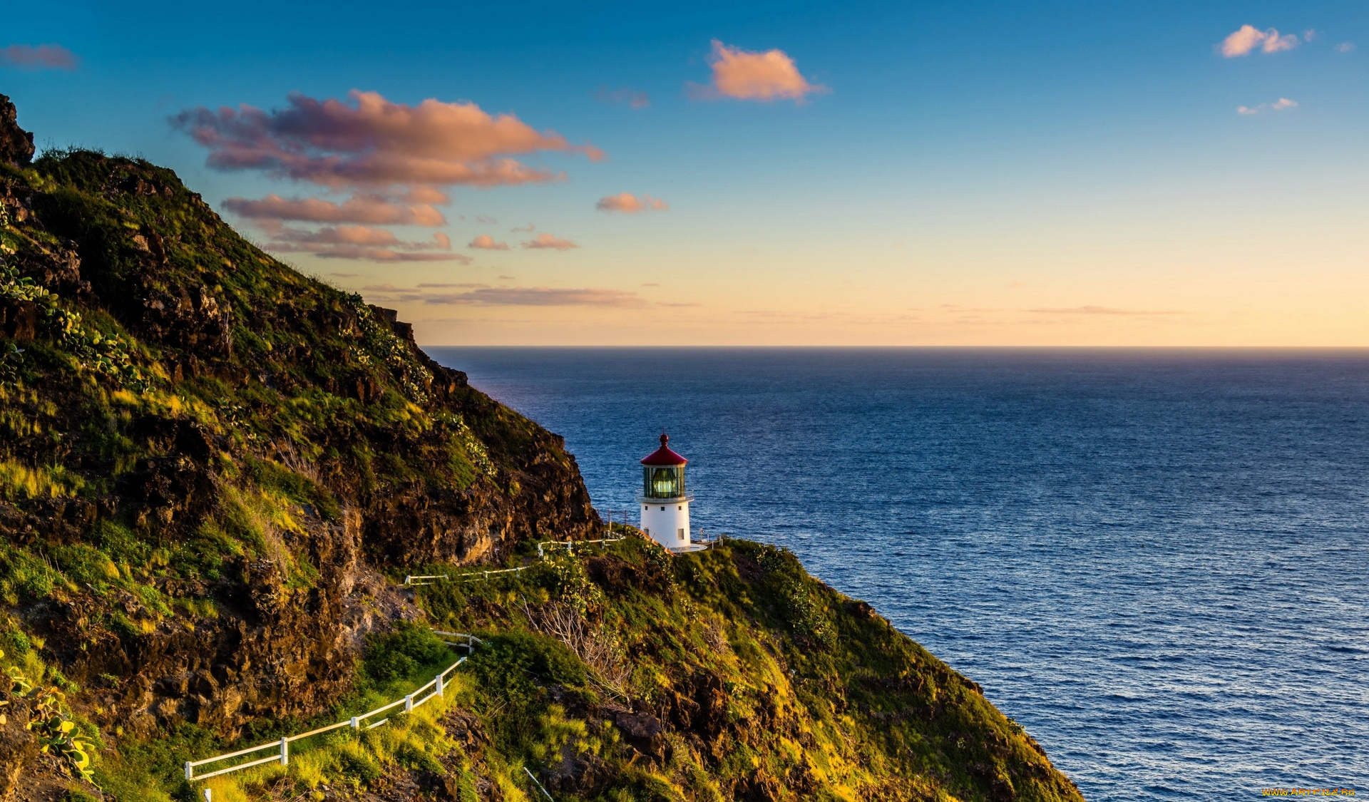 природа, маяки, гора, водоем, облака