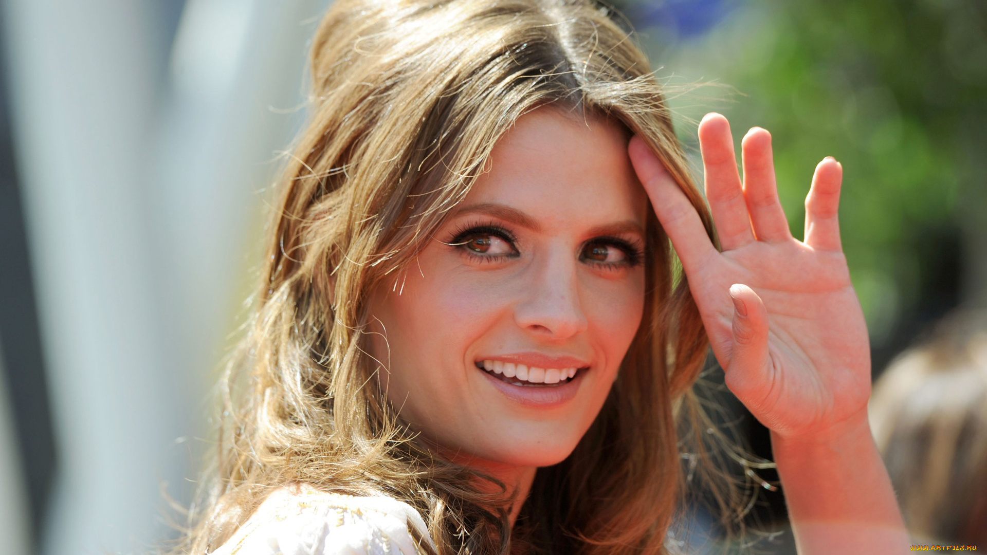 Stana, Katic, девушки, жест