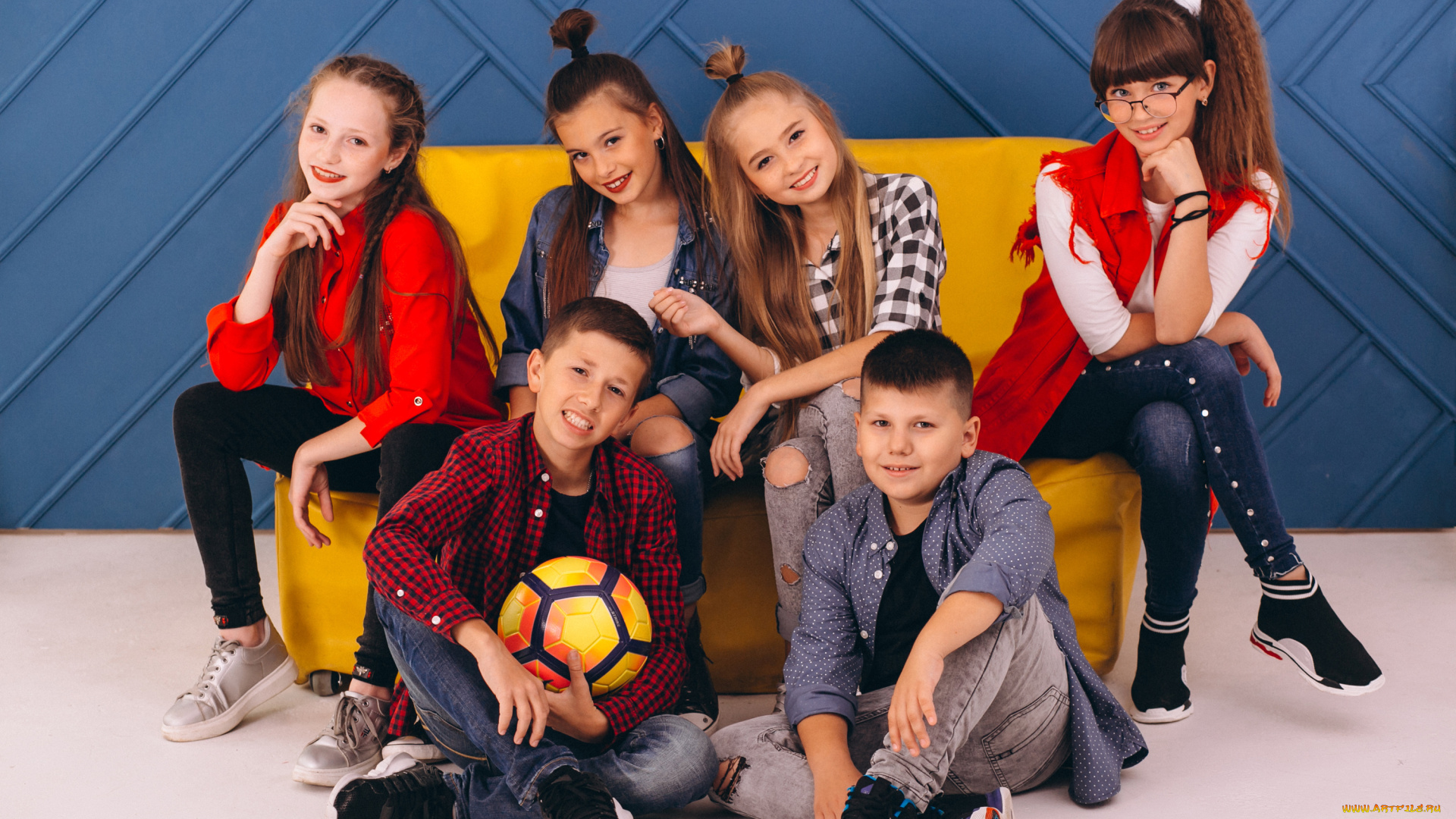 разное, дети, компания, диван, мяч