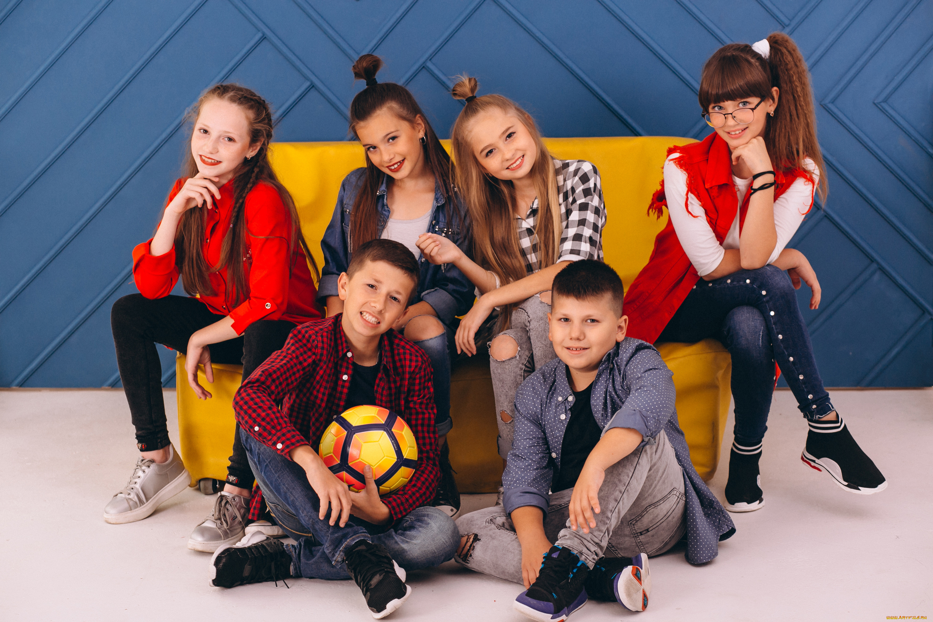 разное, дети, компания, диван, мяч