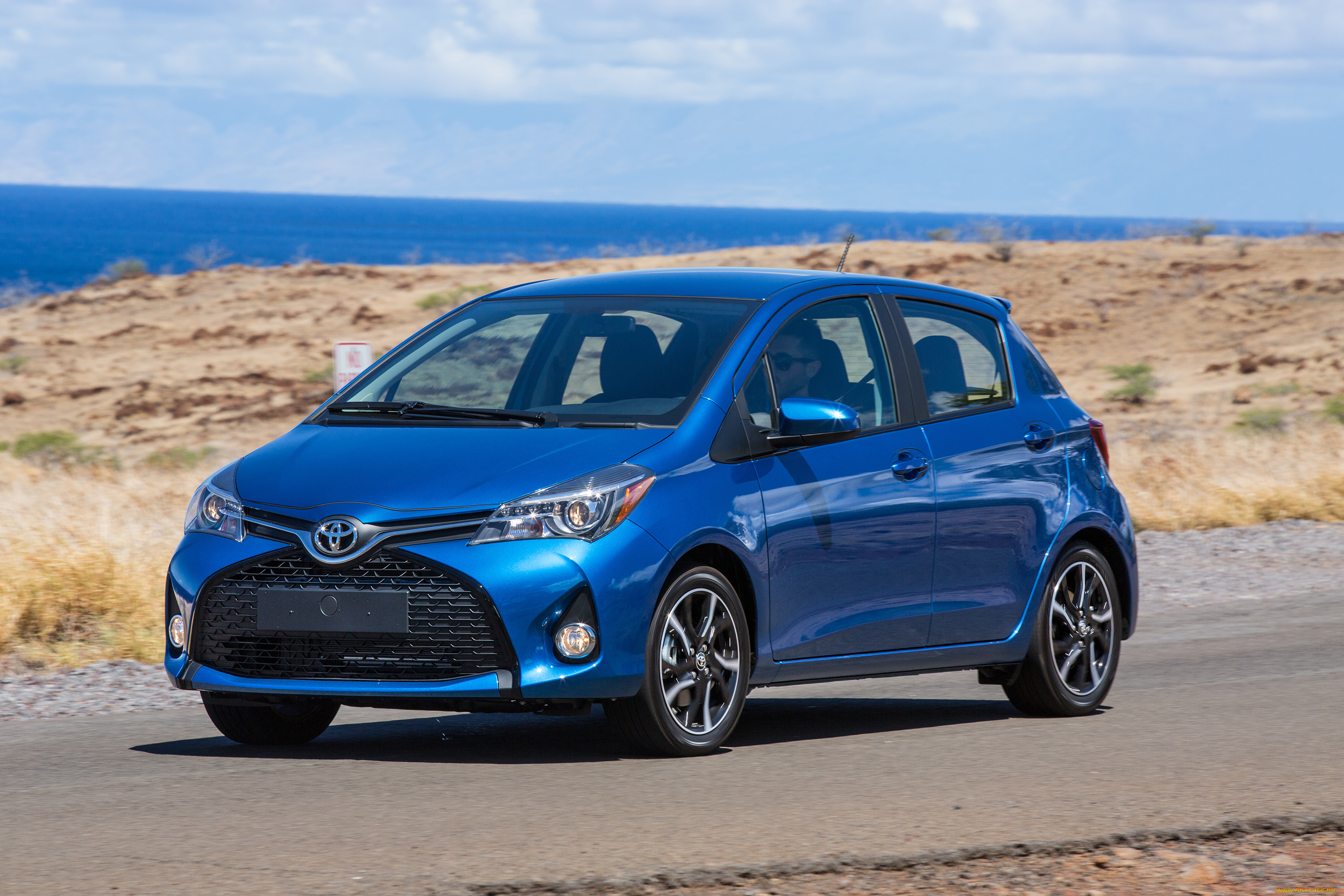 автомобили, toyota, yaris, 2015г, синий, us-spec, 5-door, se