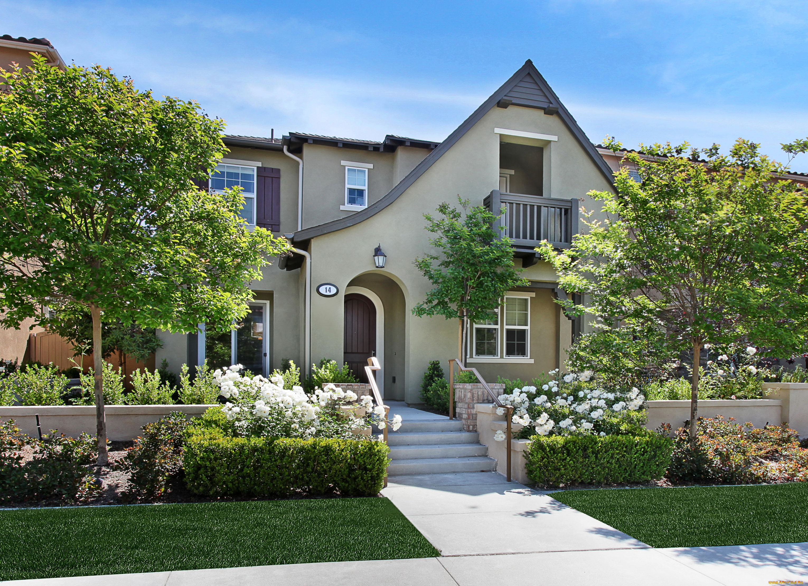 города, -, здания, , дома, дом, особняк, ландшафт, газон, кусты, цветы