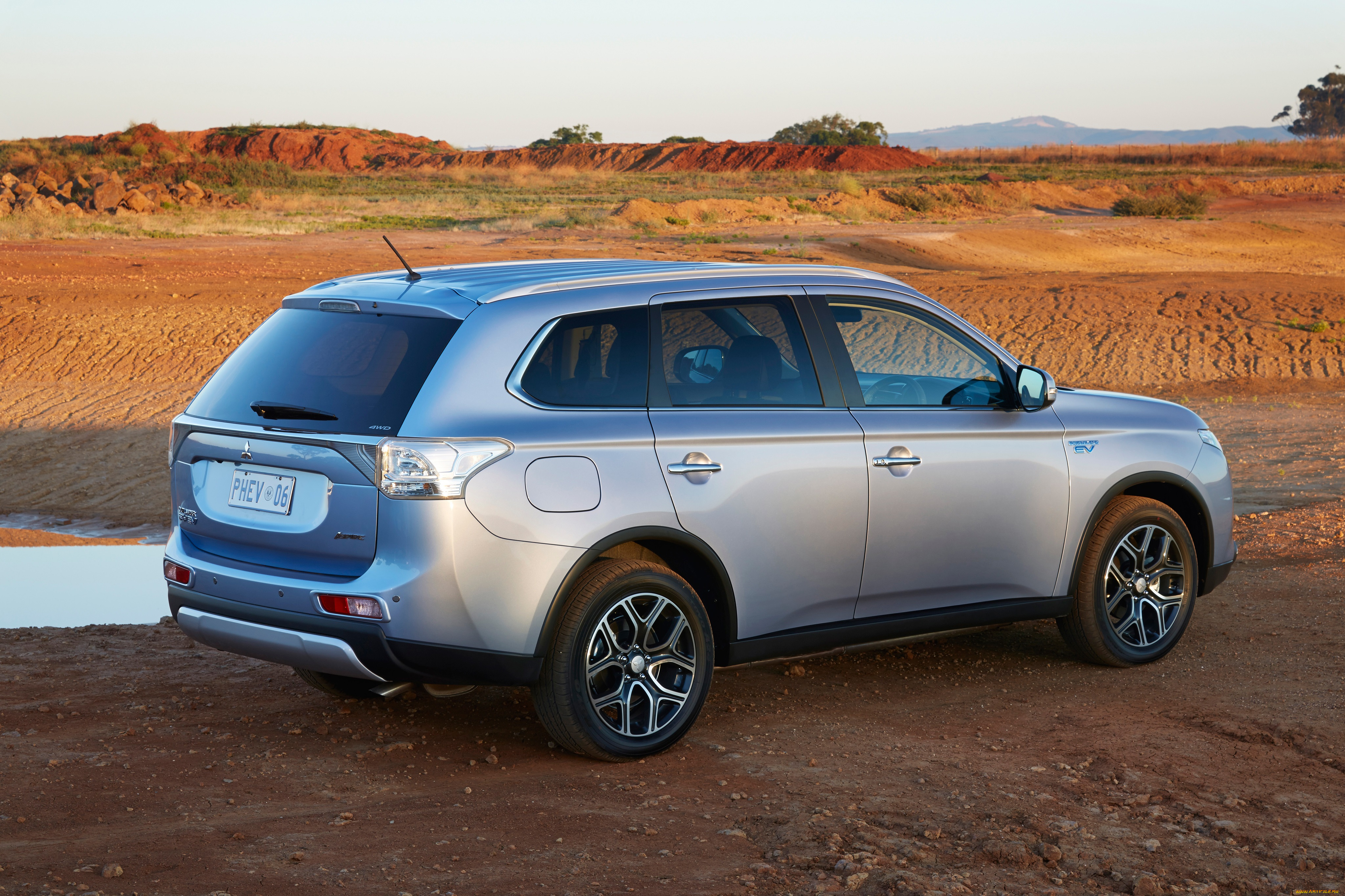 автомобили, mitsubishi, 2014г, светлый, au-spec, outlander, phev