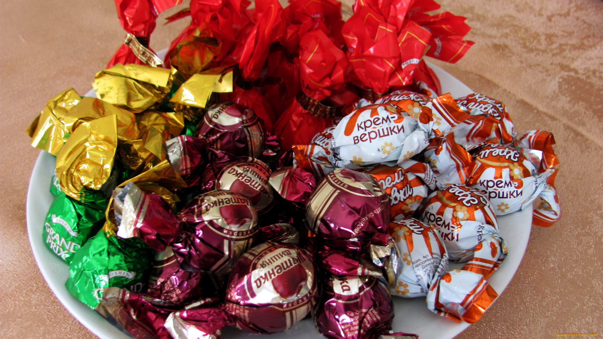 еда, конфеты, , шоколад, , сладости, тарелка, лакомство, ассорти