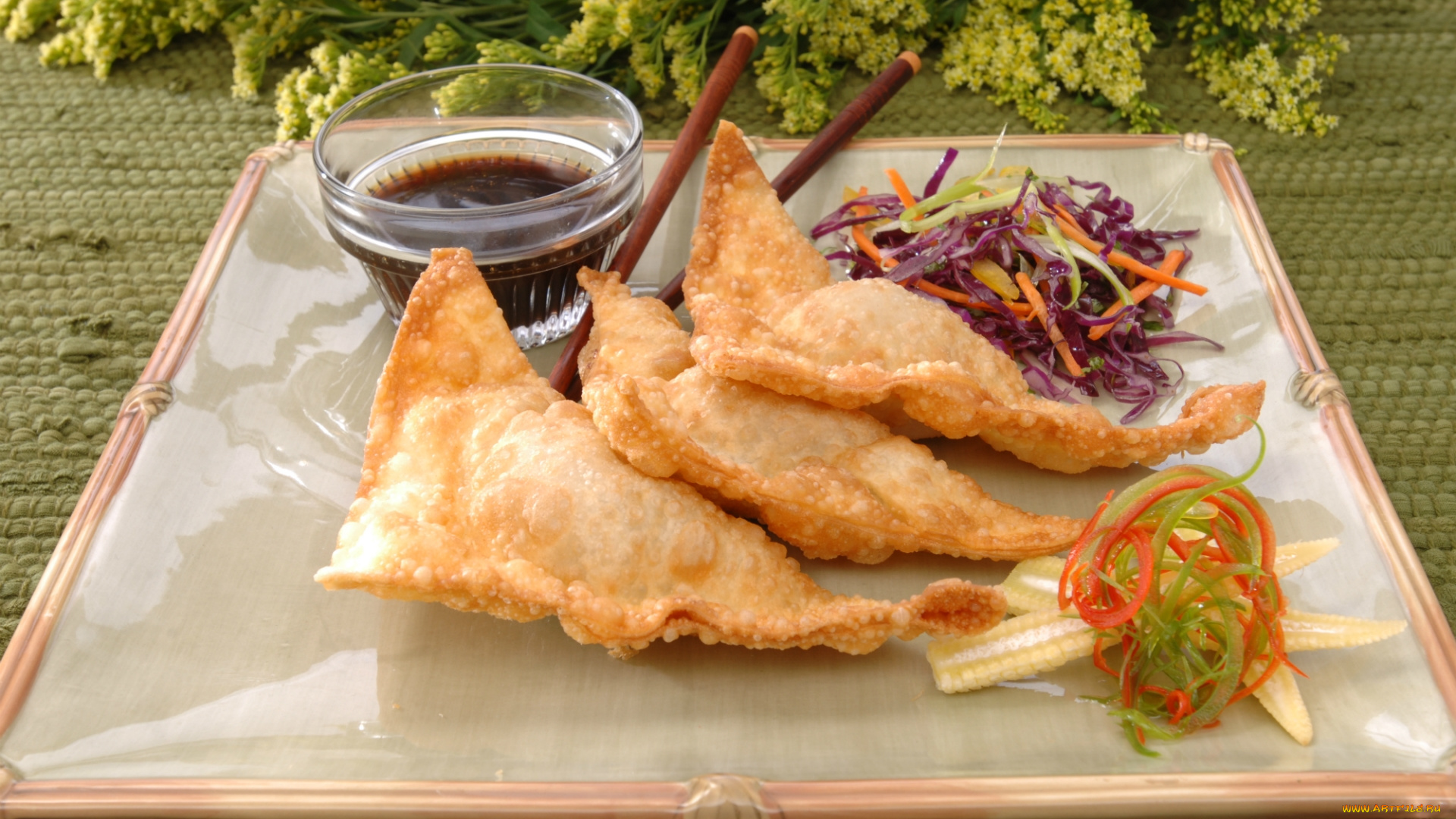 еда, вторые, блюда, пирожки, салат, соус, тарелка