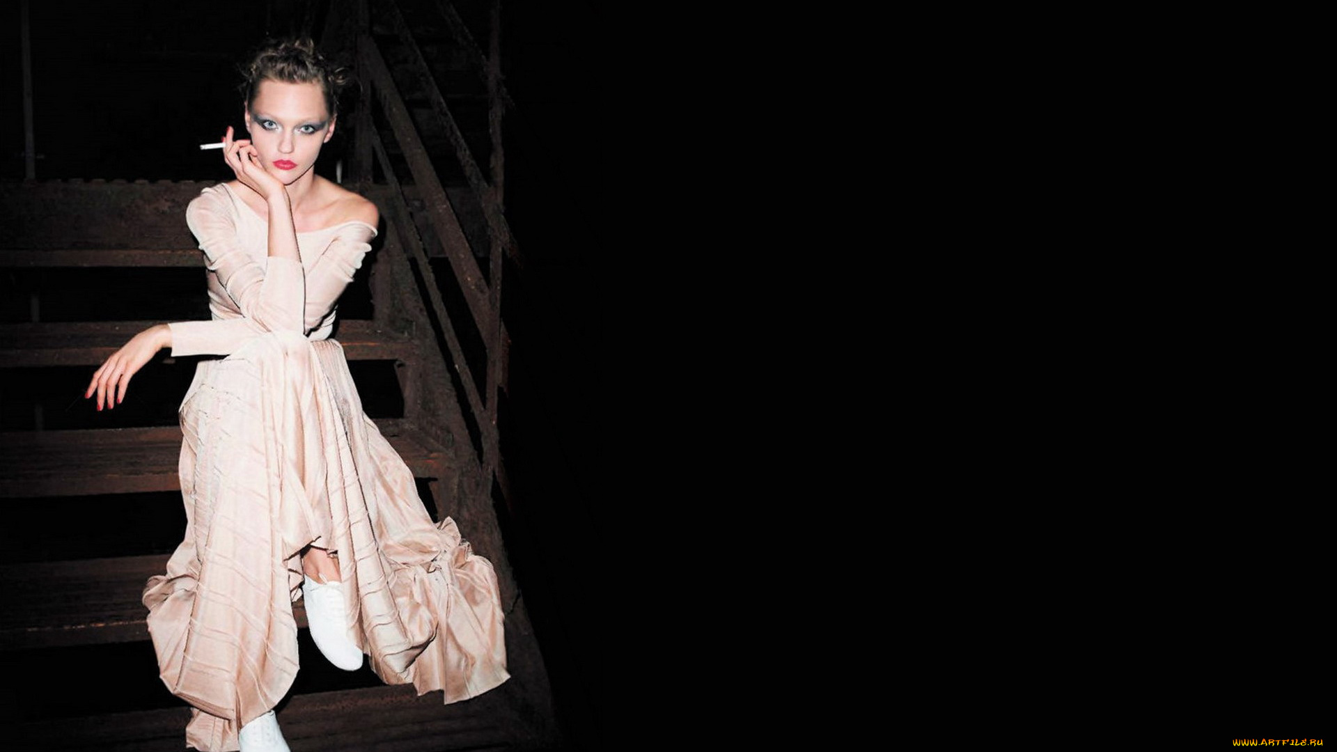 девушки, саша, пивоварова, модель, сигарета, платье, лестница