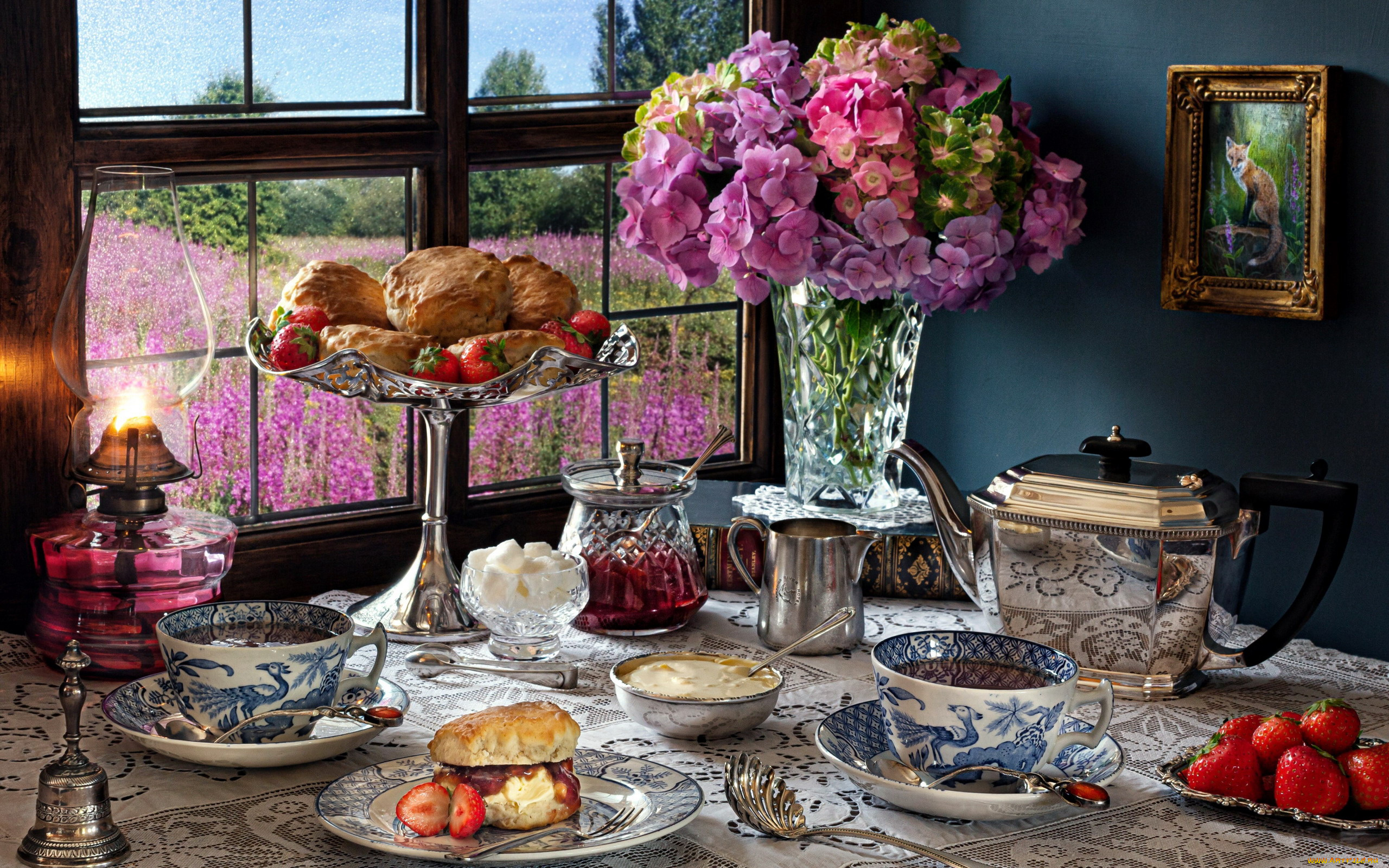 еда, натюрморт, гортензия, лампа, чай, булочки, клубника, сахар