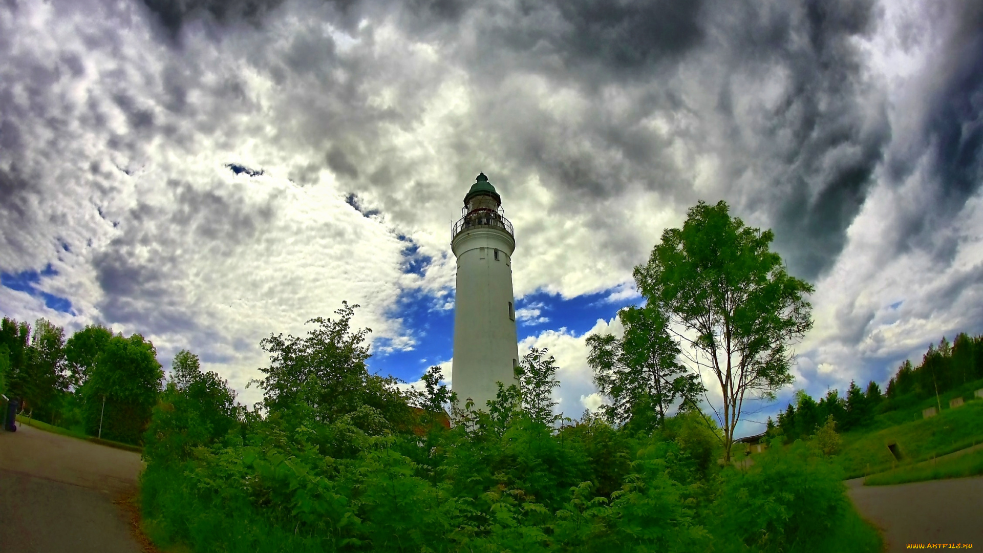 природа, маяки, кусты, деревья, дорожка, маяк, тучи