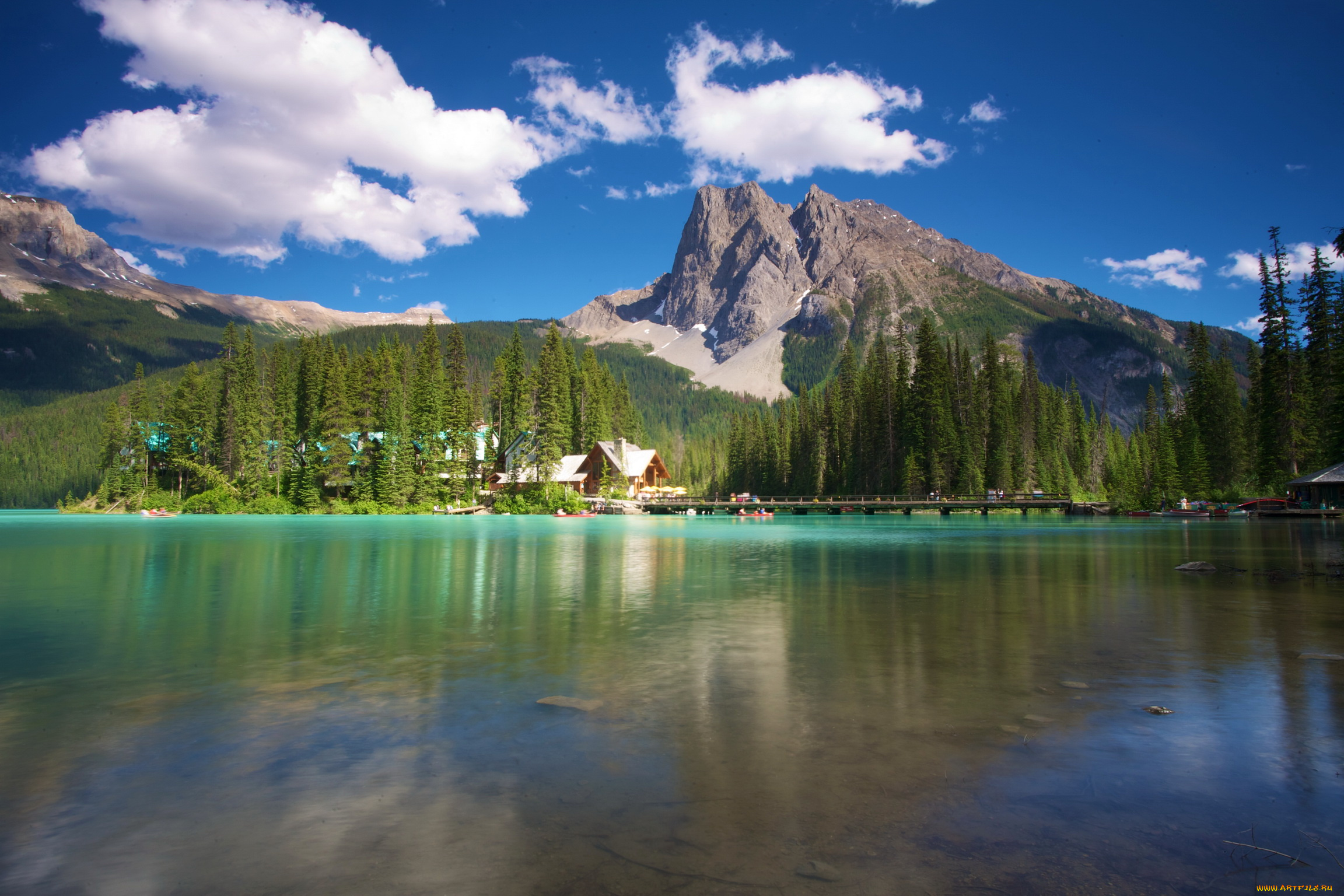 emerald, lake, yoho, np, canada, природа, реки, озера, дома, горы, озеро, парк, ели, лес