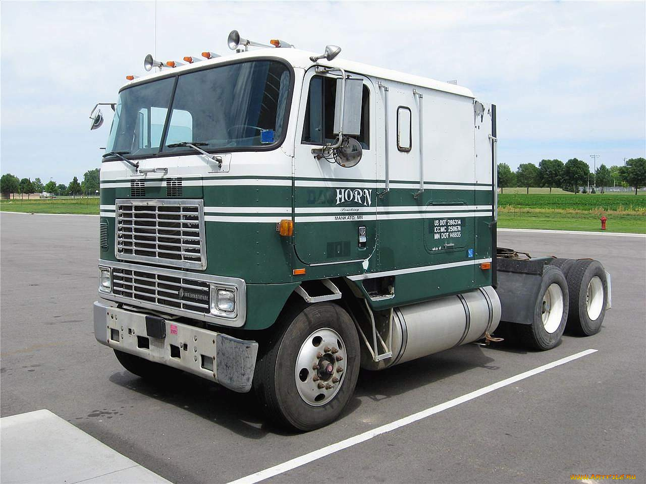 автомобили, international