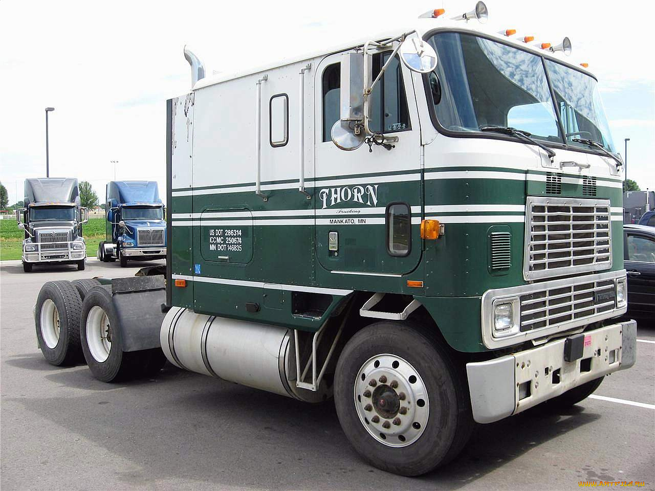 автомобили, international