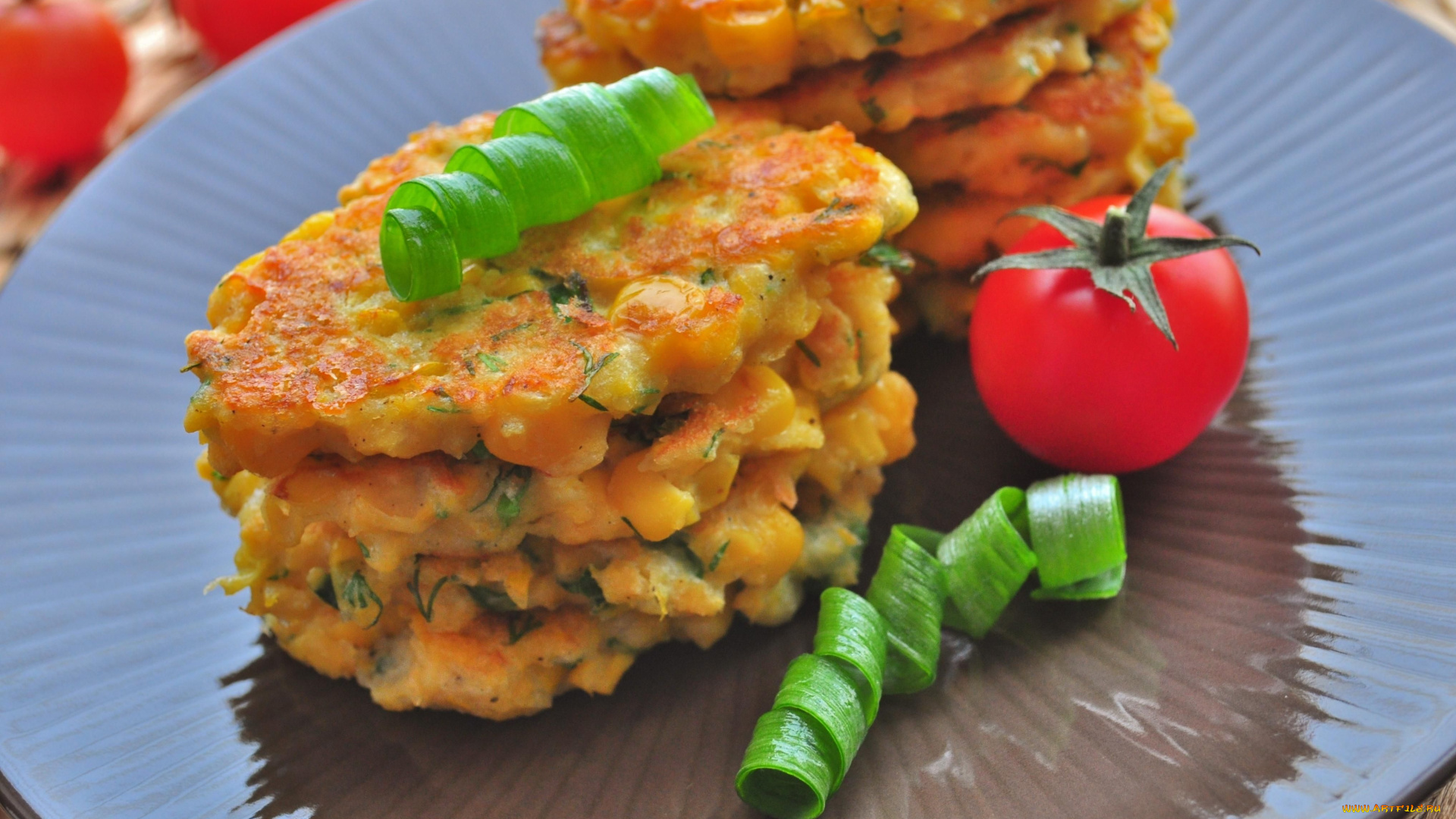 еда, блины, оладьи, помидоры, лук, зелень, томаты