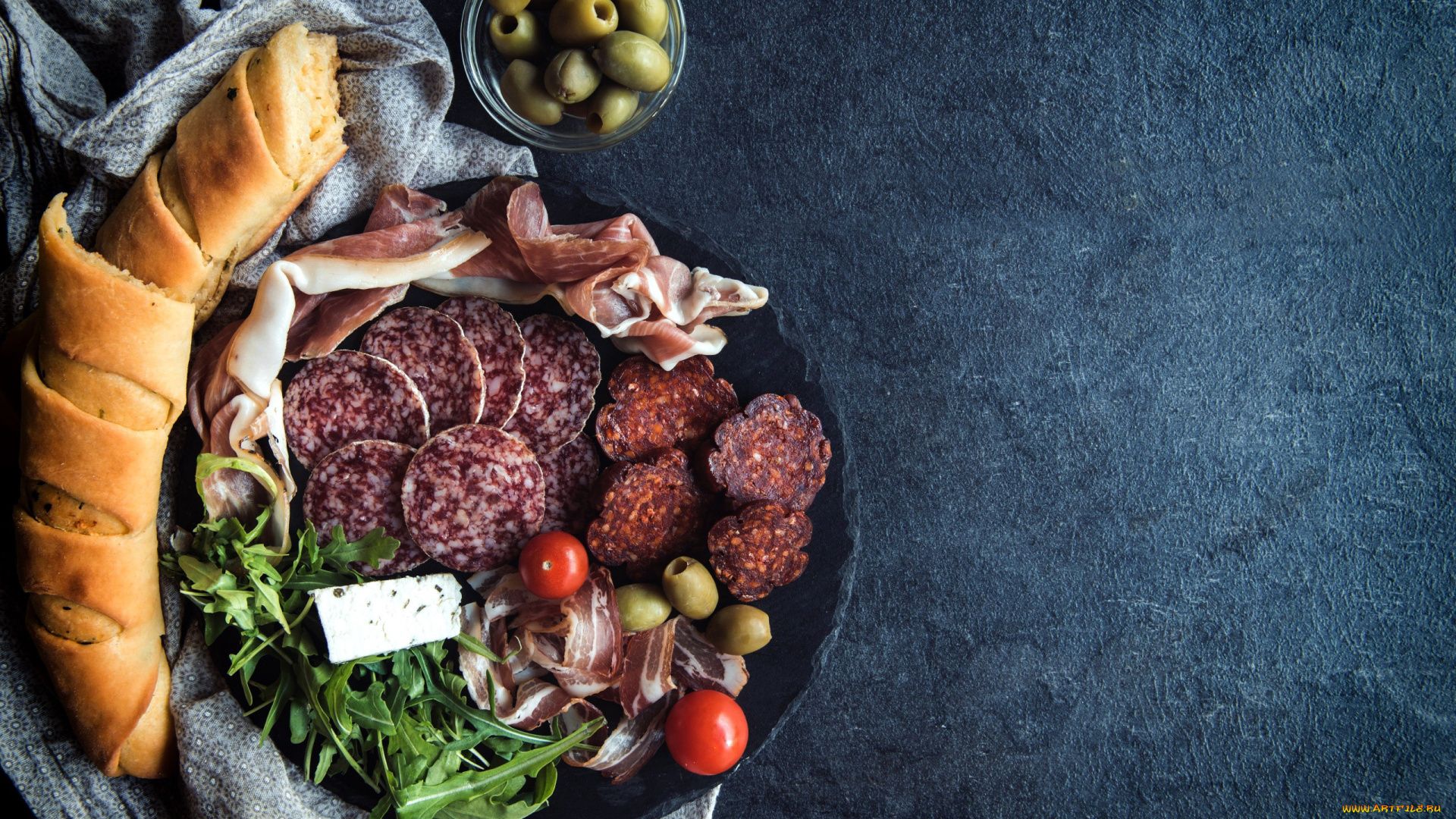еда, разное, руккола, багет, колбаса, ветчина, оливки