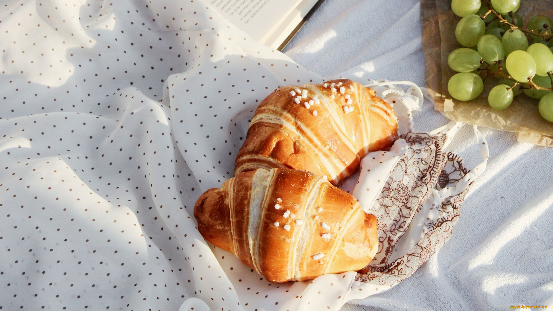 еда, хлеб, , выпечка, круассаны, виноград