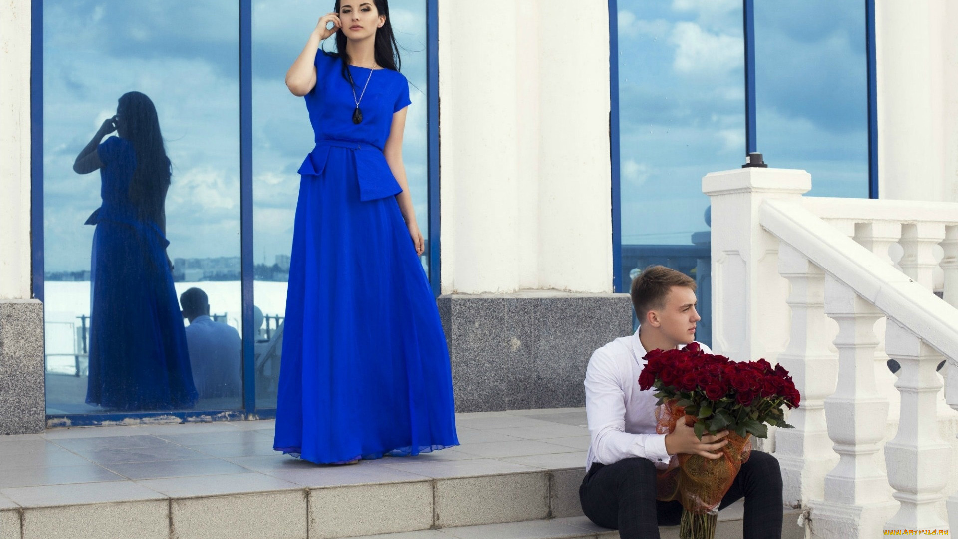 разное, мужчина, женщина, синее, платье, розы, букет
