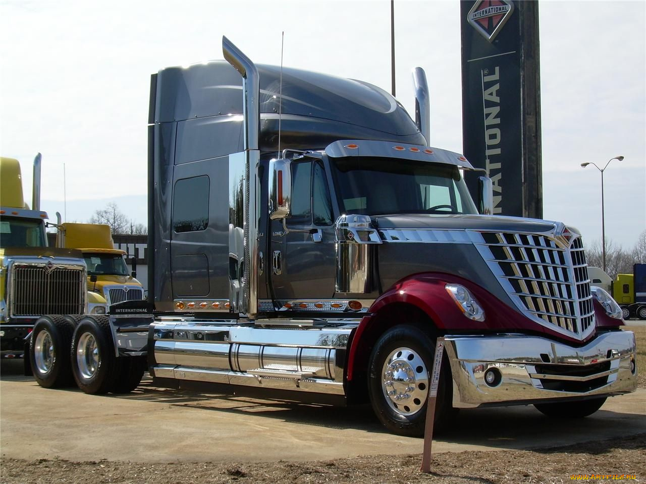 автомобили, international