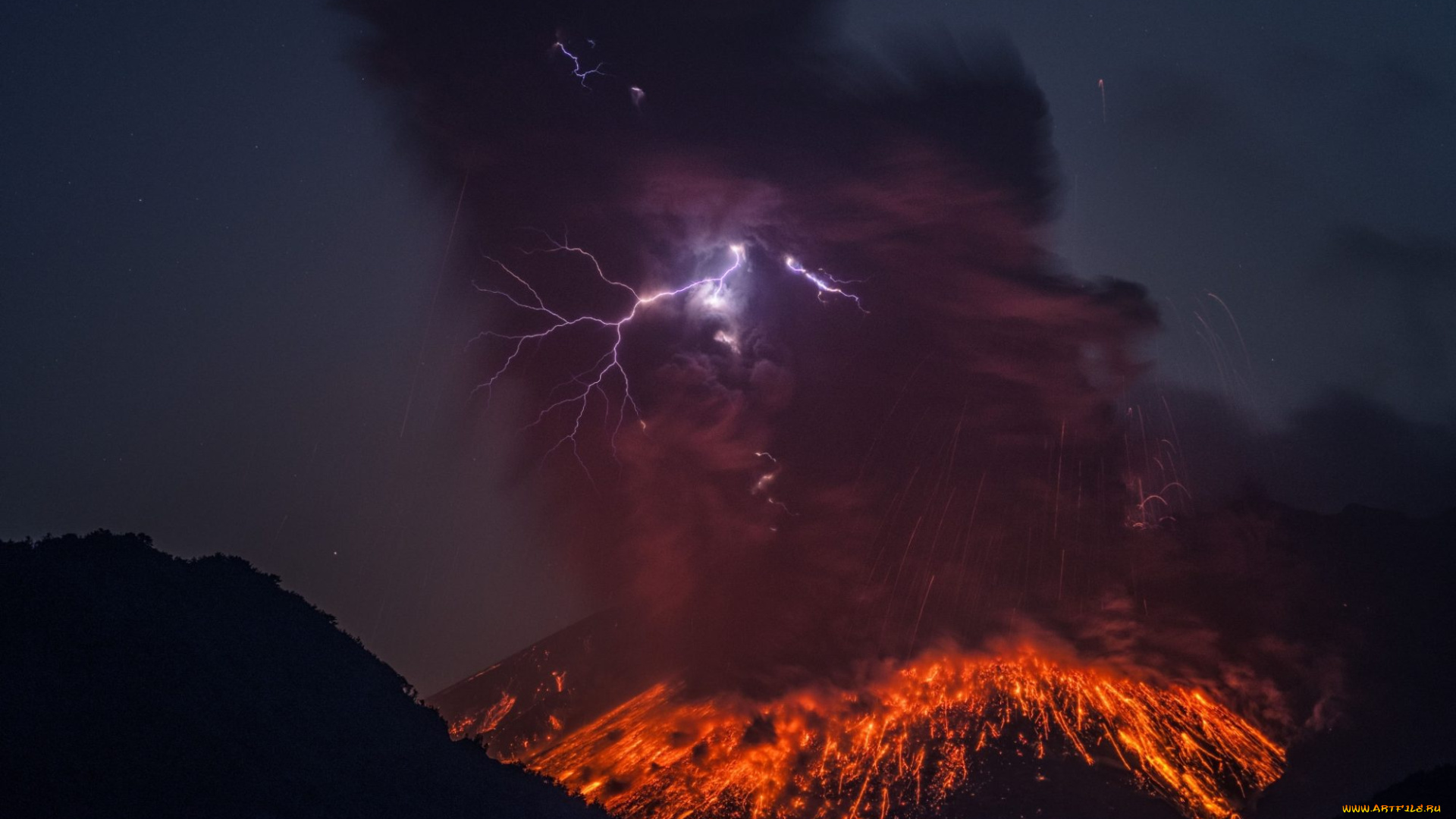 природа, стихия, пепел, дым, молния, тучи, кратер, лава, извержение, вулкан, небо, огонь, зарево, клубы