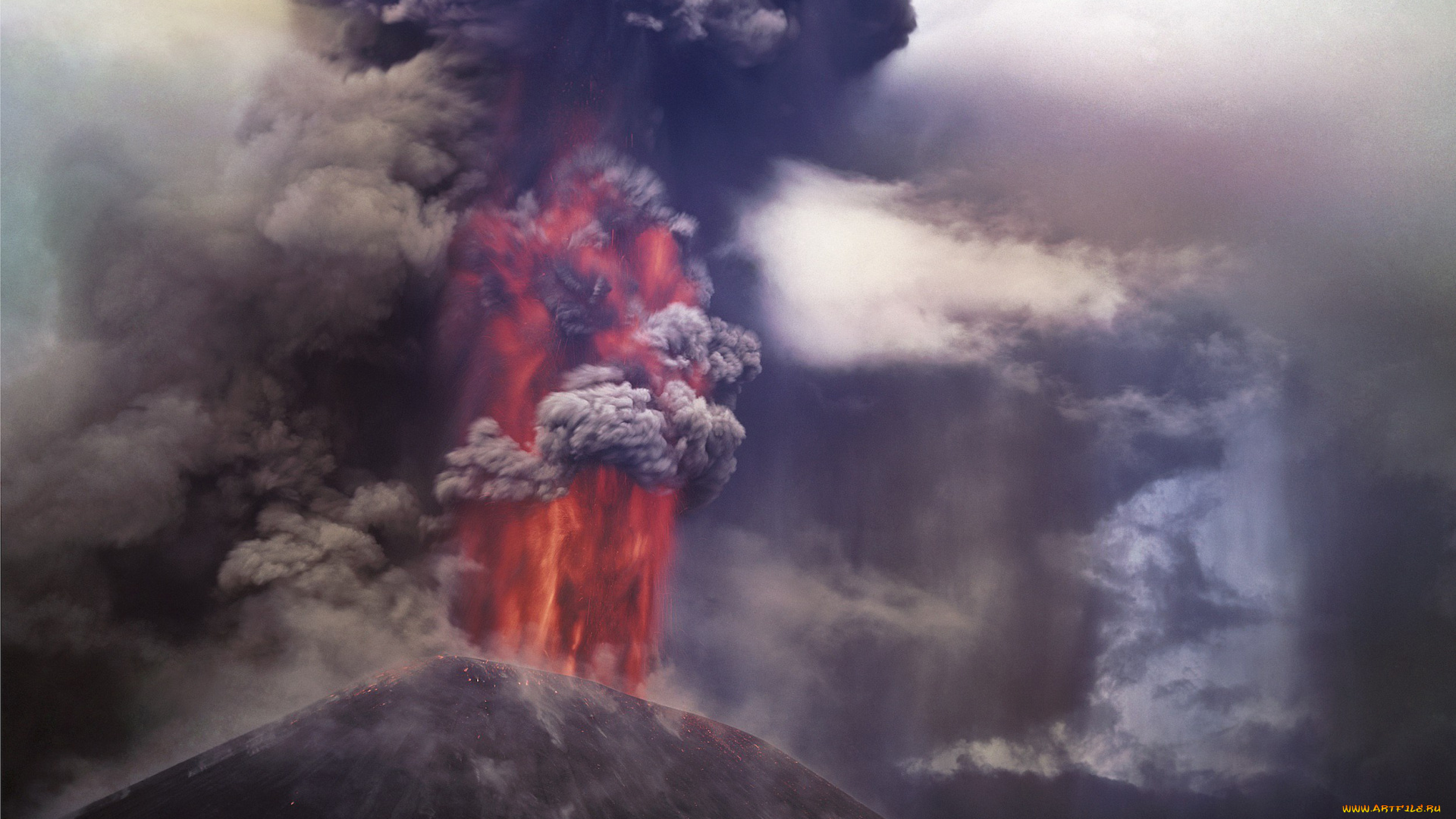 природа, стихия, пепел, зарево, огонь, лава, клубы, извержение, вулкан, дым, кратер, тучи, молния, небо